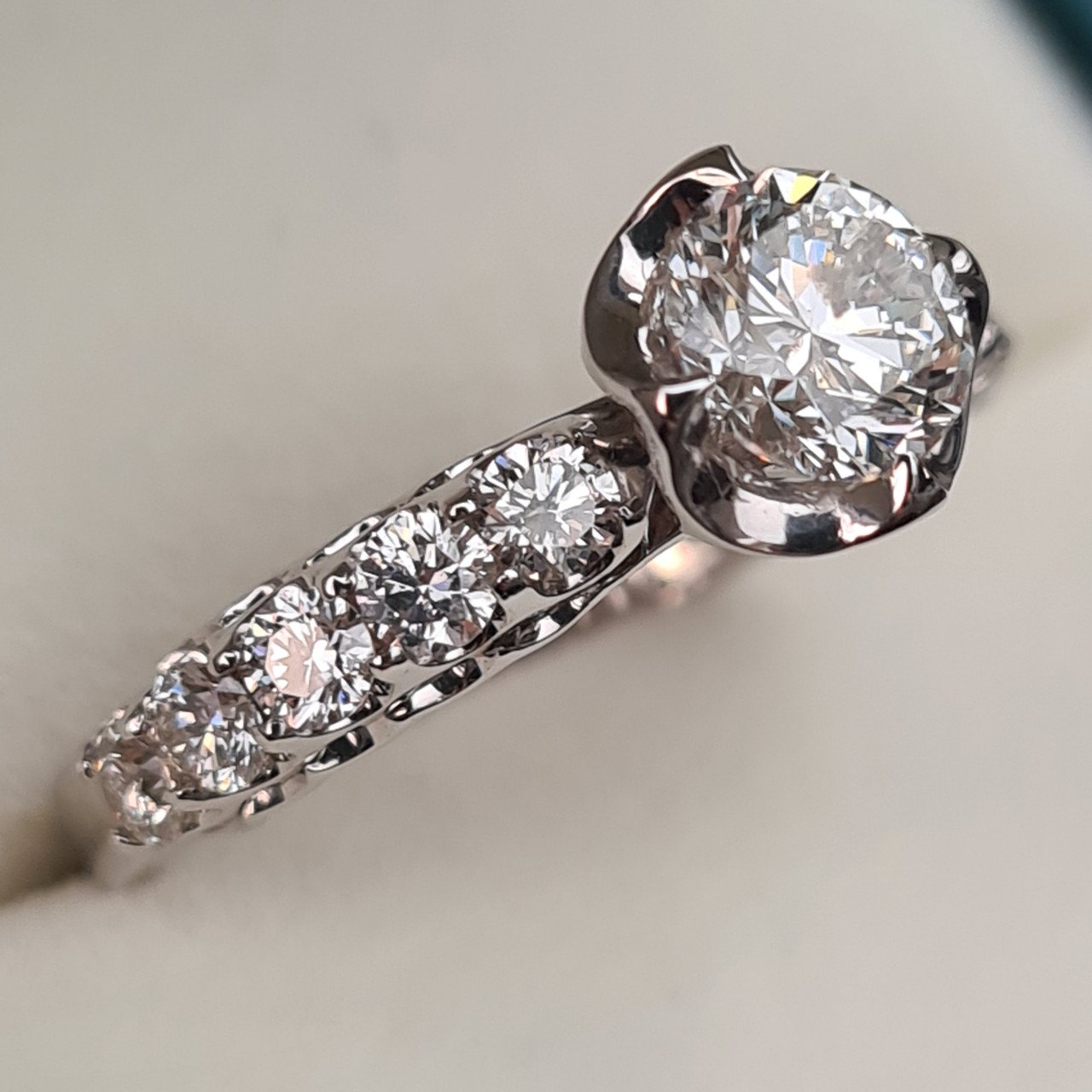 Кольцо Deimantas 95968437 17,5р 3,82гр 1,63ct. купить,NaN