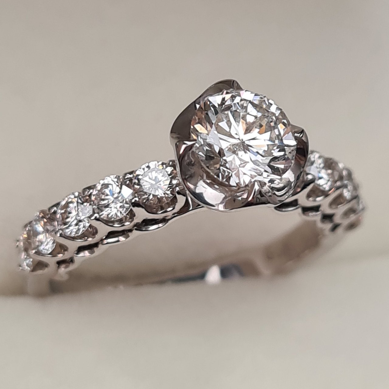 Кольцо Deimantas 95968437 17,5р 3,82гр 1,63ct. купить,NaN