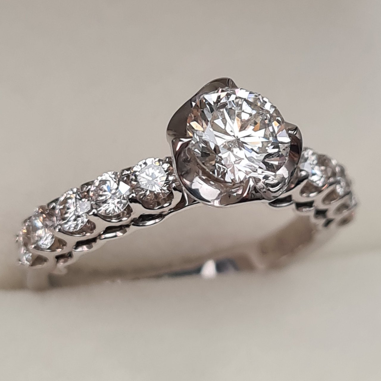 Кольцо Deimantas 95968437 17,5р 3,82гр 1,63ct. купить,NaN