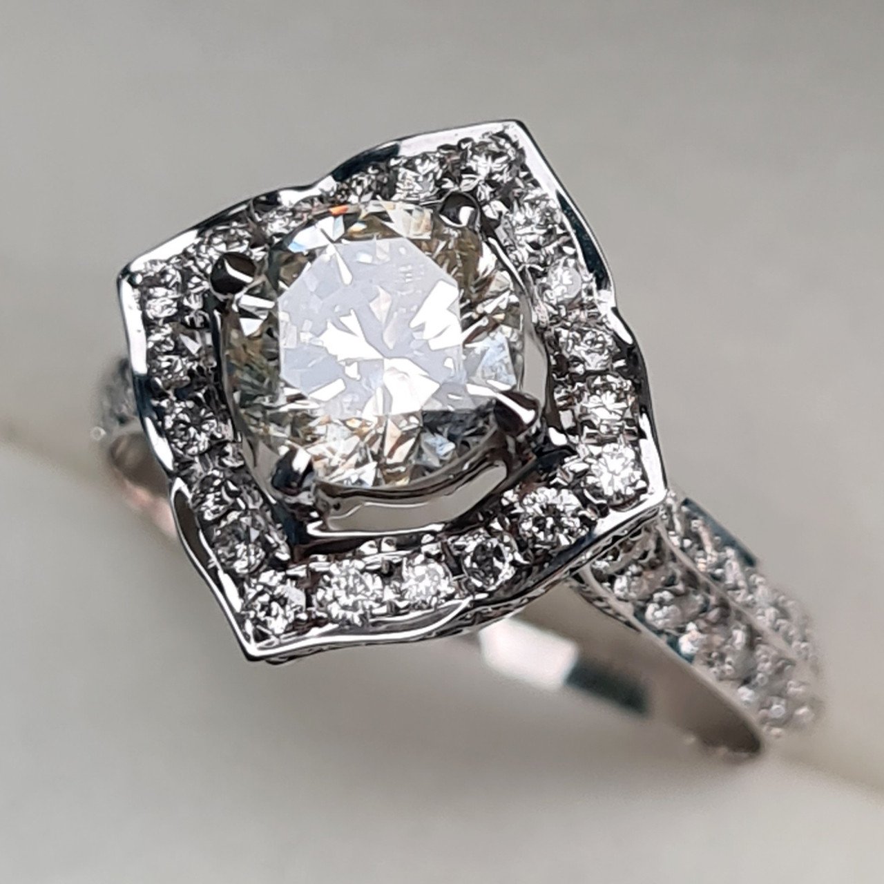 Кольцо Deimantas 95968442 16,5р 3,92гр 1,75ct. купить,NaN