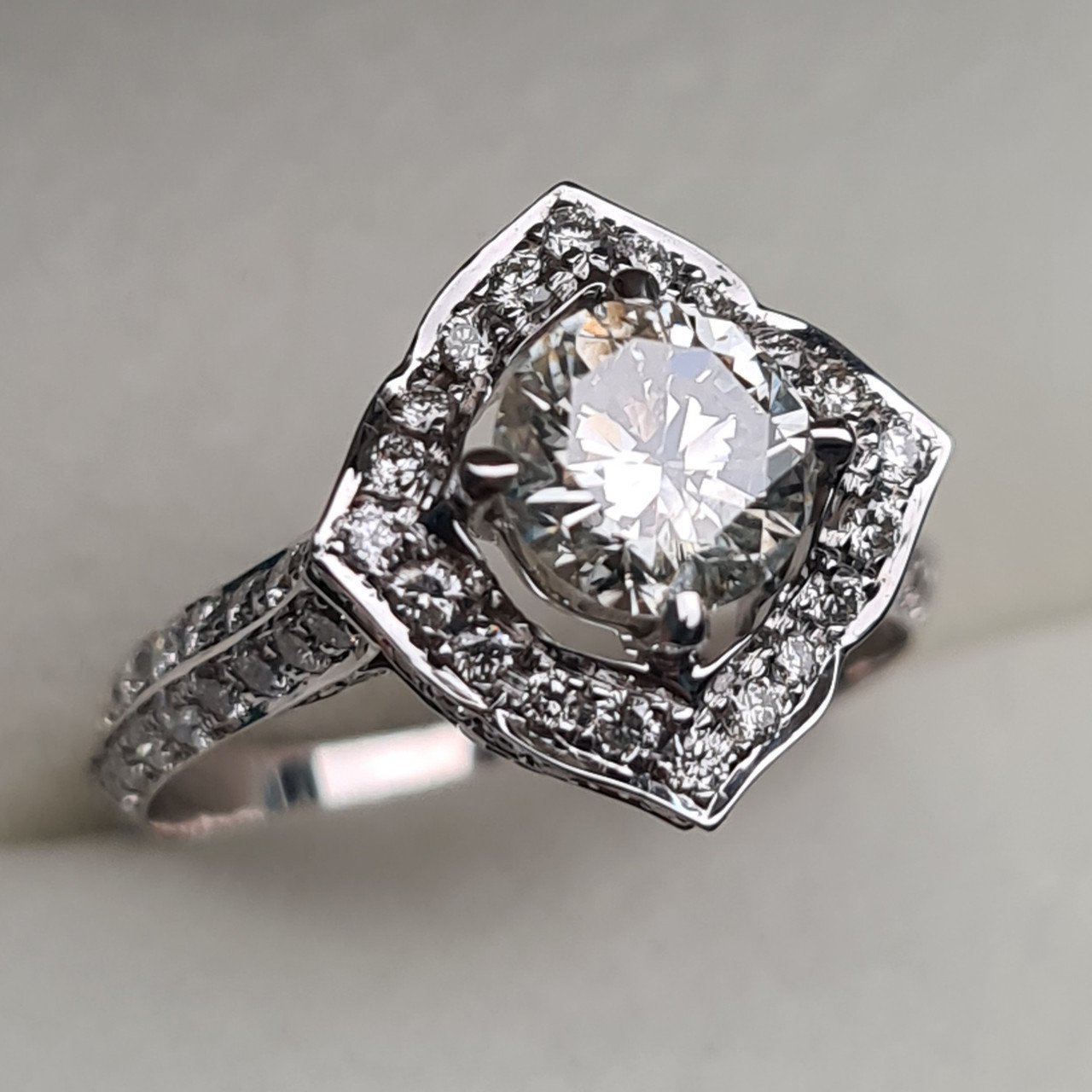 Кольцо Deimantas 95968442 16,5р 3,92гр 1,75ct. купить,NaN