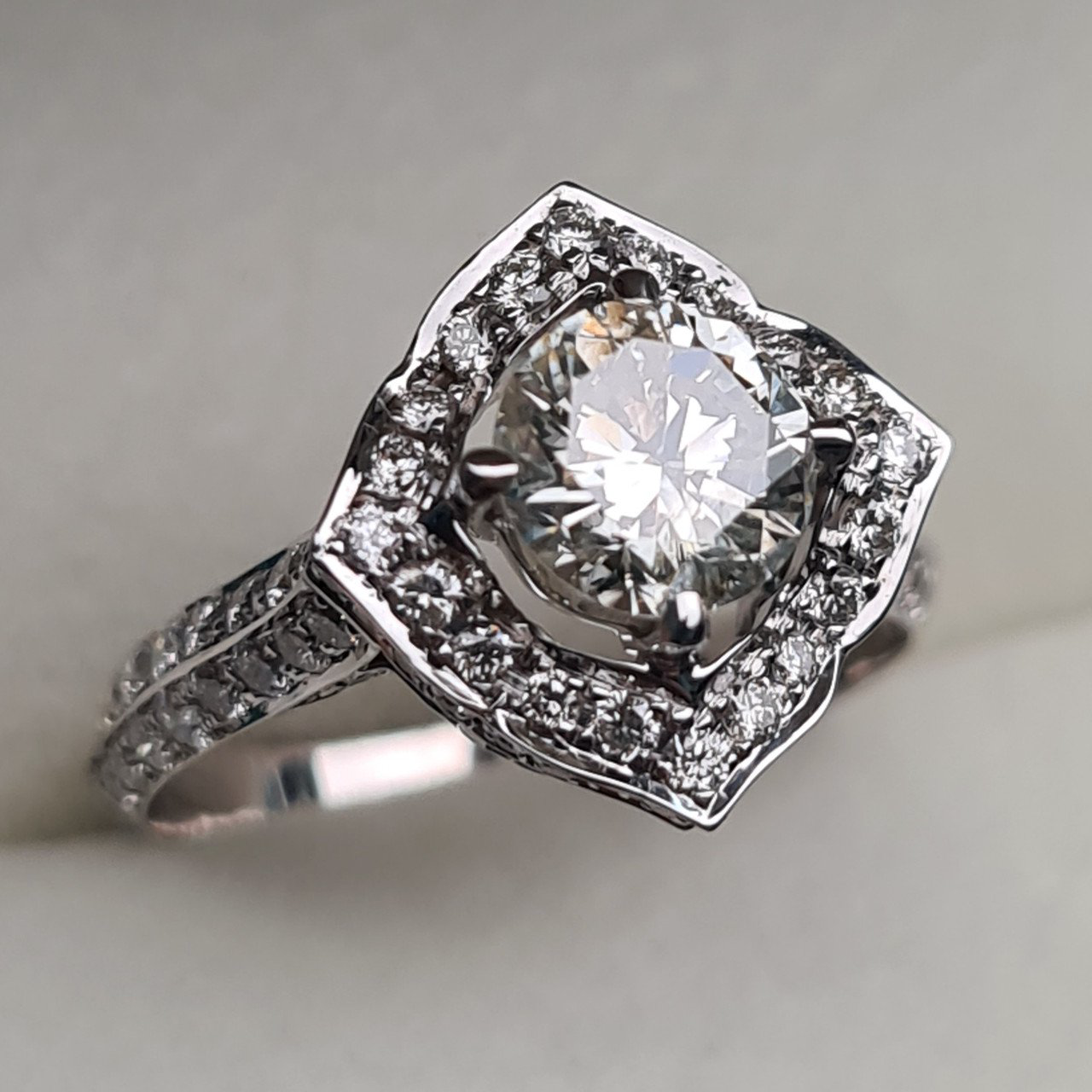 Кольцо Deimantas 95968442 16,5р 3,92гр 1,75ct. купить,NaN