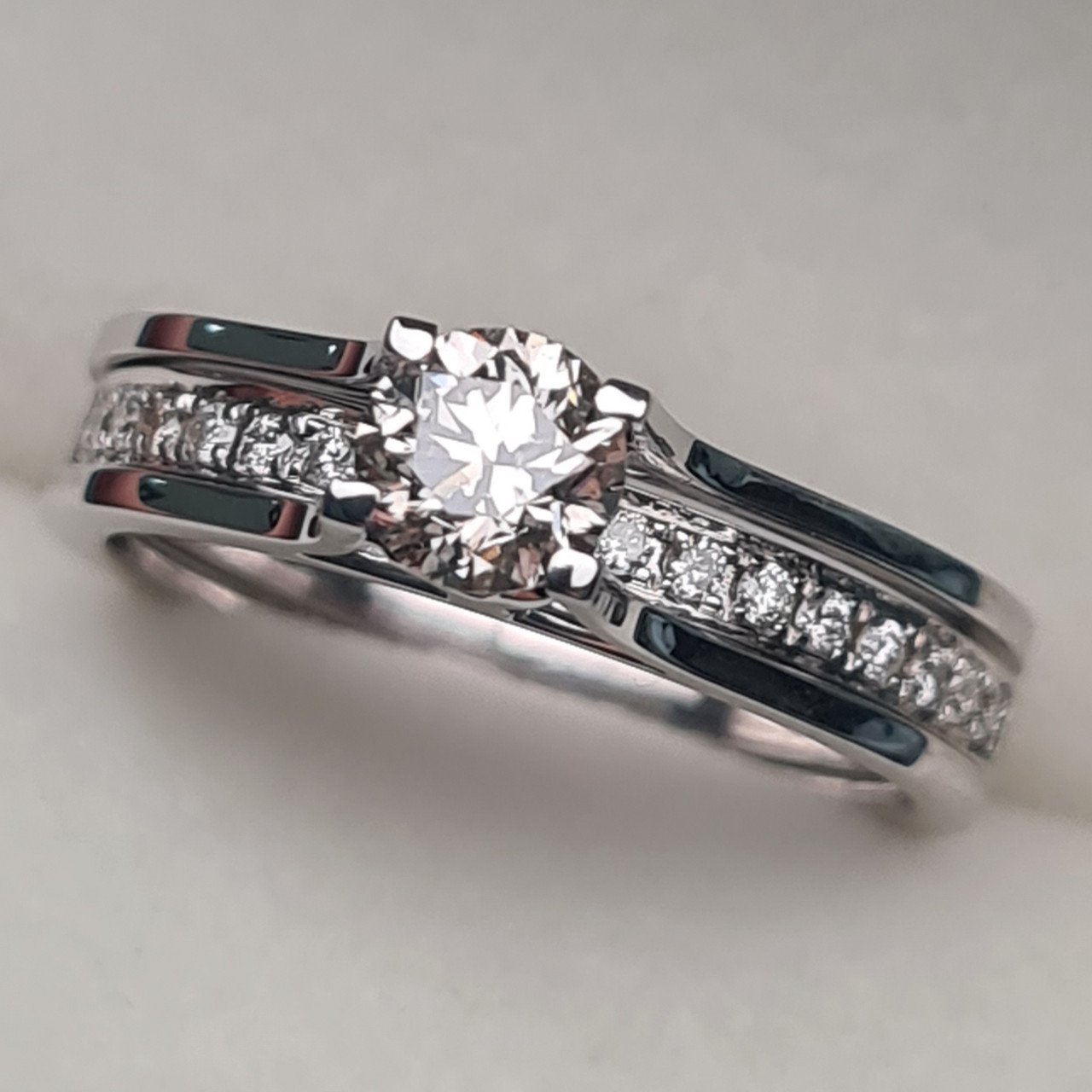Кольцо Deimantas 95968440 17р 0,69гр 0,69ct. купить,NaN