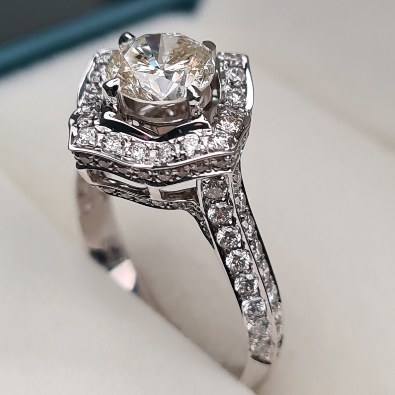 Кольцо Deimantas 95968442 16,5р 3,92гр 1,75ct. купить,NaN