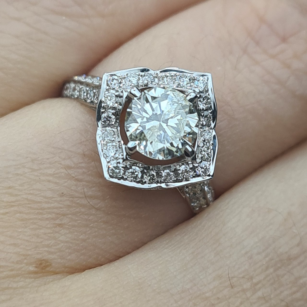 Кольцо Deimantas 95968442 16,5р 3,92гр 1,75ct. купить,NaN
