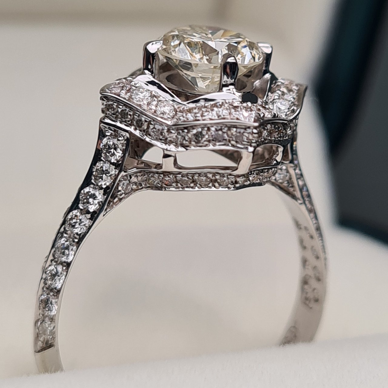 Кольцо Deimantas 95968442 16,5р 3,92гр 1,75ct. купить,NaN
