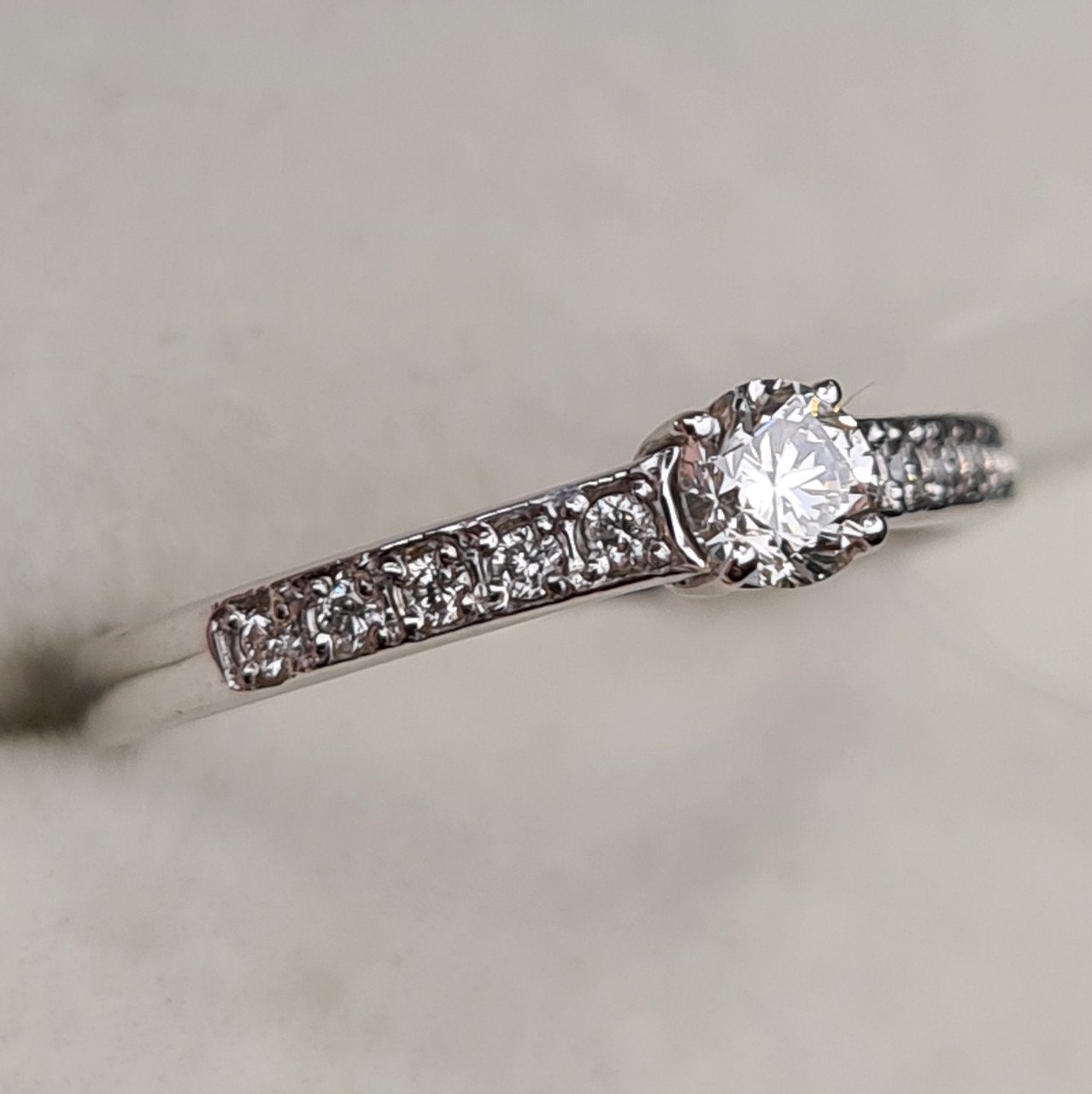 Кольцо Deimantas 98149714 16р 1,38гр 0,29ct. купить,NaN