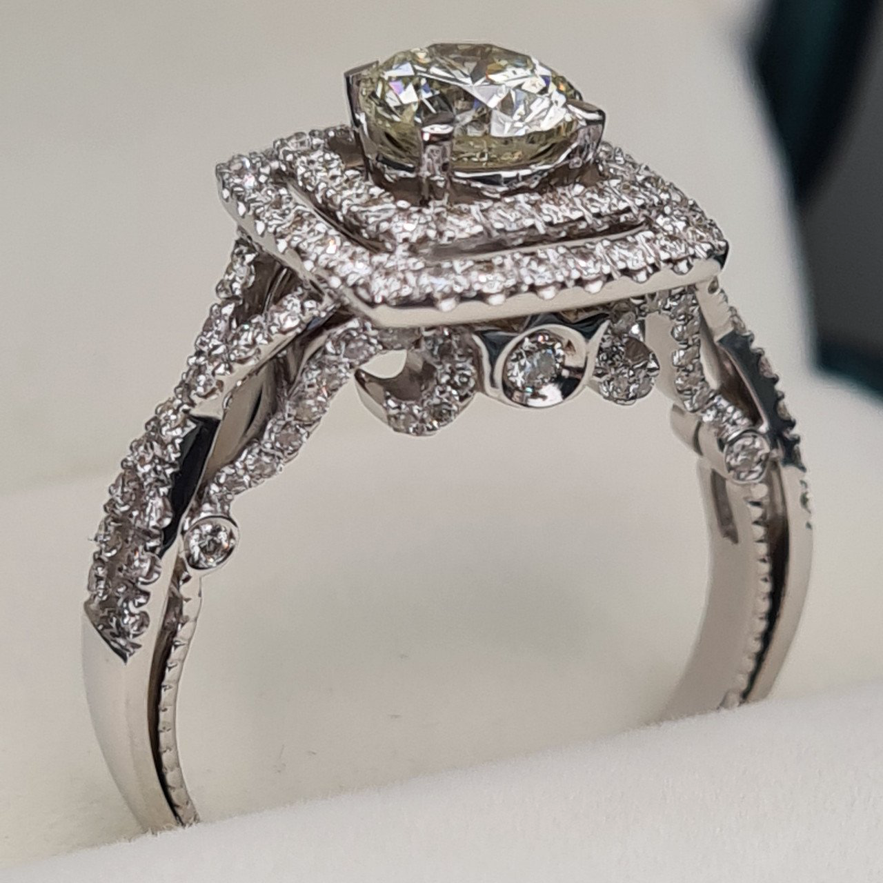 Кольцо Deimantas 95968445 18,5р 6,8гр 1,76ct. купить,NaN