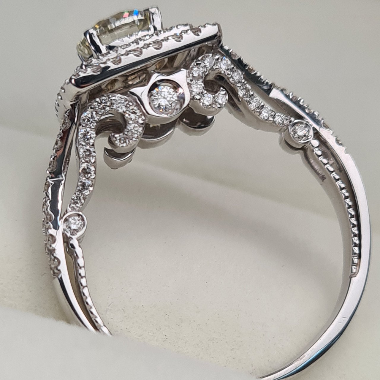 Кольцо Deimantas 95968445 18,5р 6,8гр 1,76ct. купить,NaN