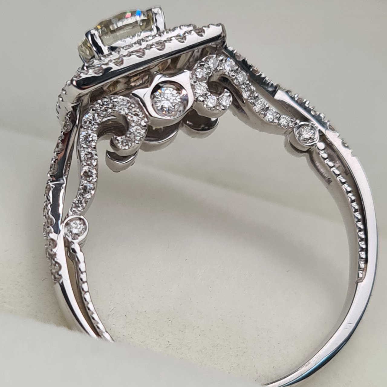 Кольцо Deimantas 95968445 18,5р 6,8гр 1,76ct. купить,NaN