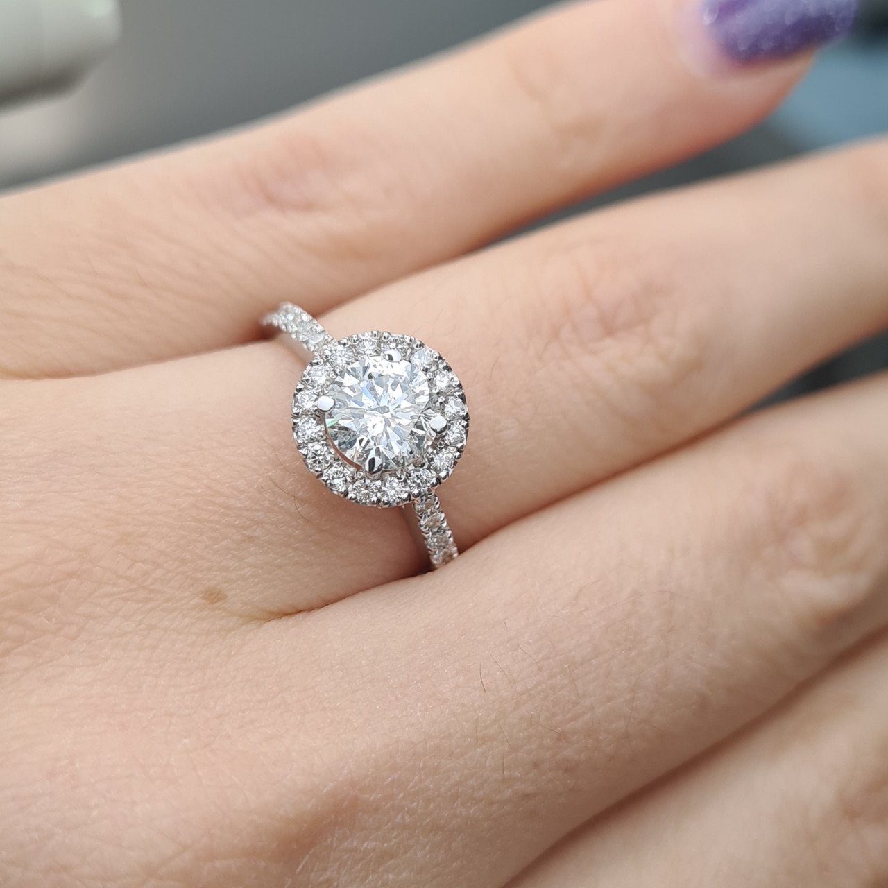 Кольцо Deimantas 95968447 17,5р 3,8гр 1,42ct. купить,NaN