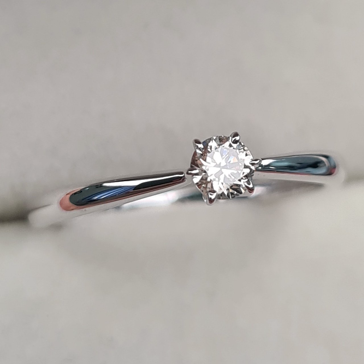 Кольцо Deimantas 98167360 15,5р 1,22гр 0,18ct. купить,NaN