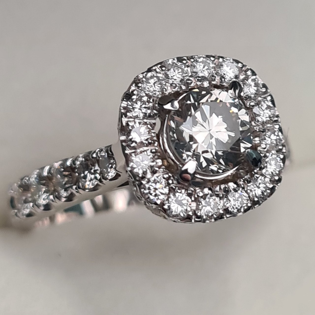 Кольцо Deimantas 95968450 17,5р 4,68гр 1,96ct. купить,NaN