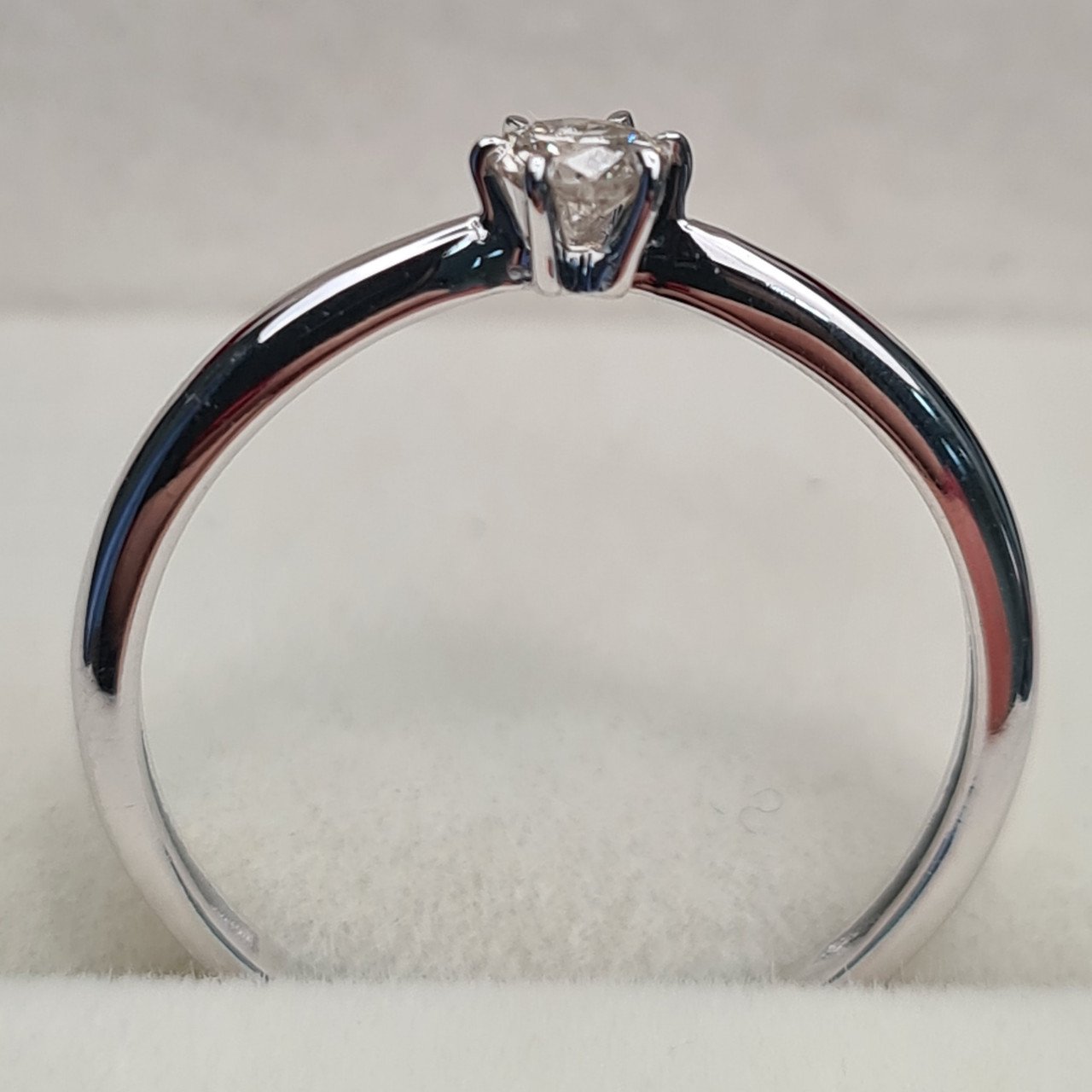 Кольцо Deimantas 98167360 15,5р 1,22гр 0,18ct. купить,NaN