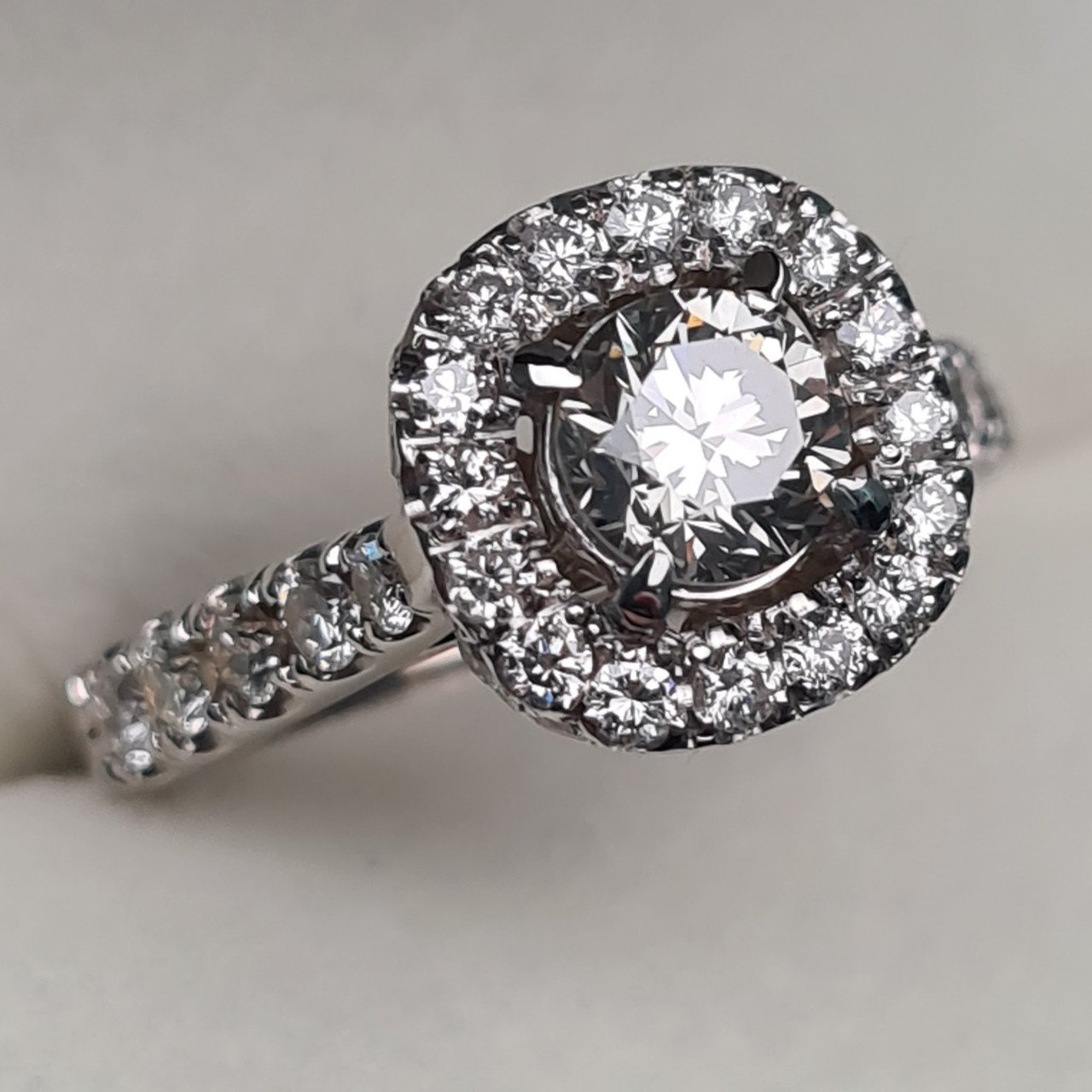 Кольцо Deimantas 95968450 17,5р 4,68гр 1,96ct. купить,NaN