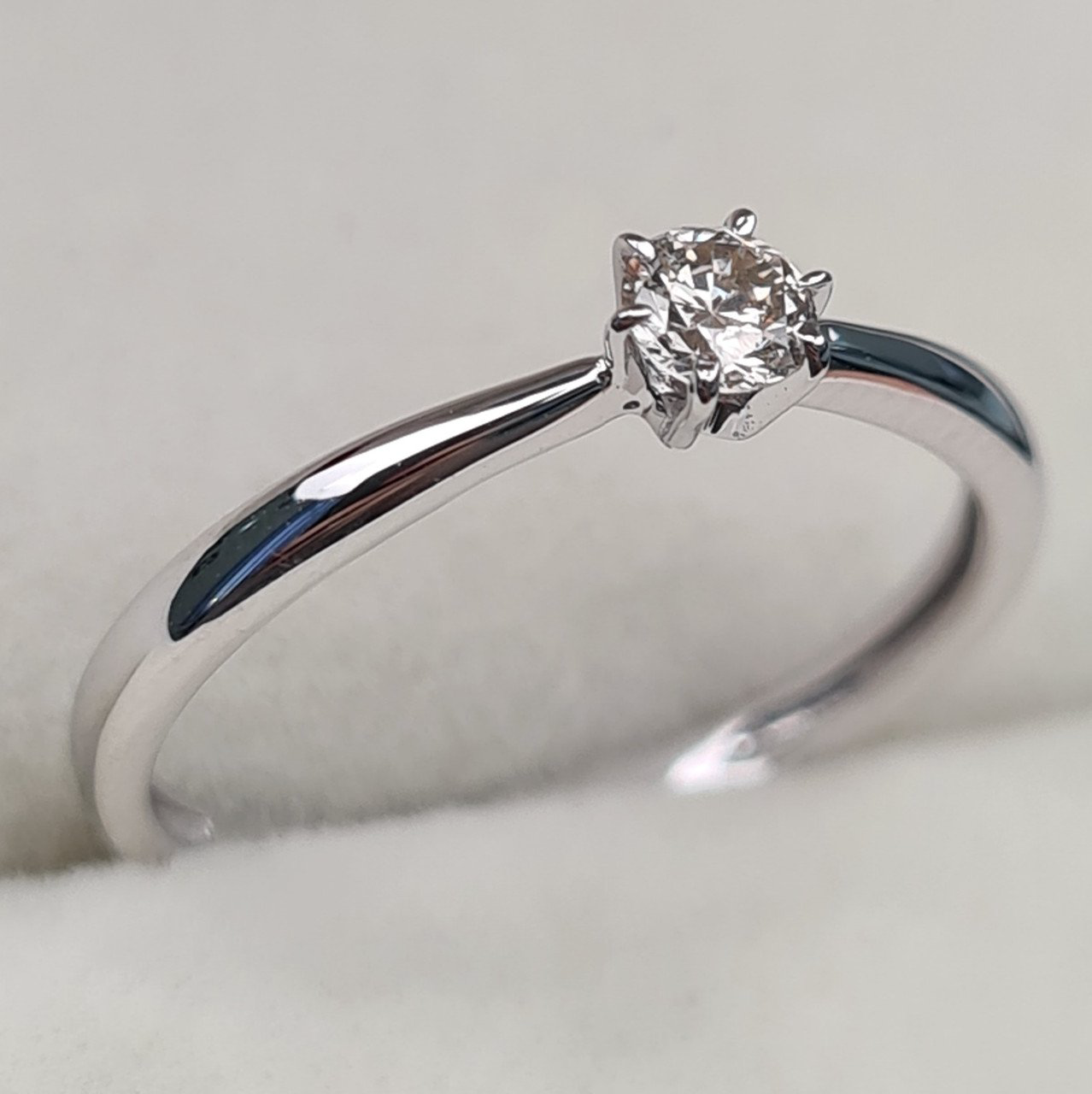Кольцо Deimantas 98167360 15,5р 1,22гр 0,18ct. купить,NaN