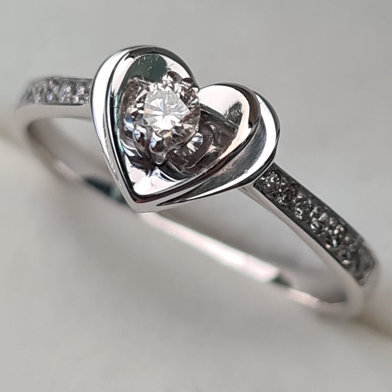 Кольцо Deimantas 93721796 17,5р 2,25гр 0,20ct. купить,NaN