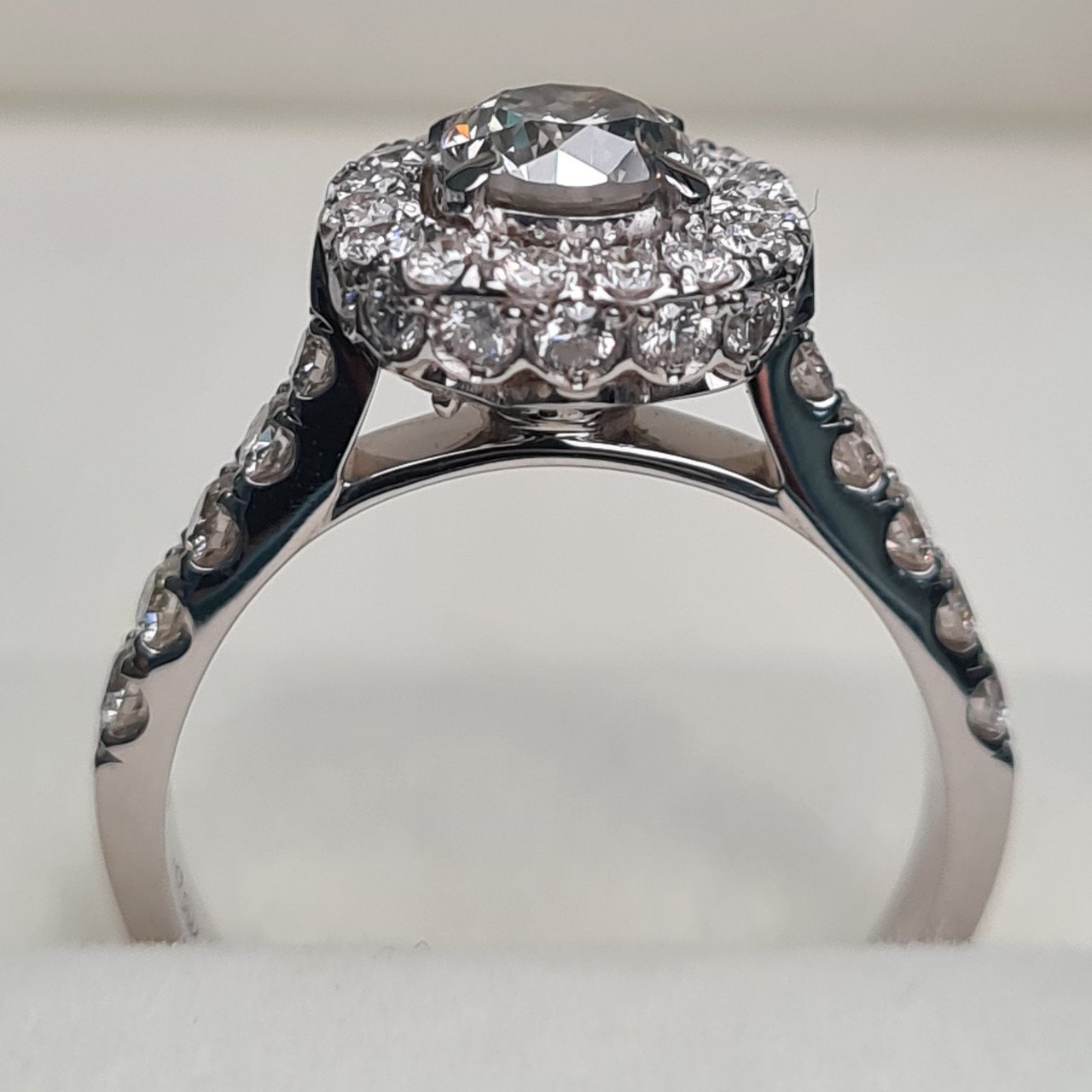 Кольцо Deimantas 95968450 17,5р 4,68гр 1,96ct. купить,NaN