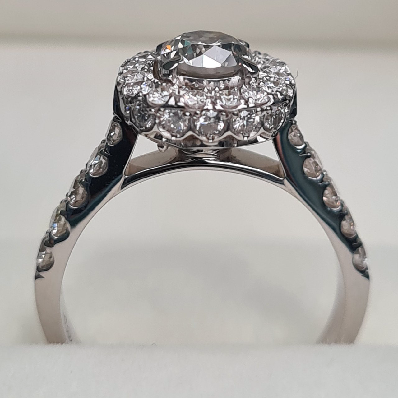 Кольцо Deimantas 95968450 17,5р 4,68гр 1,96ct. купить,NaN