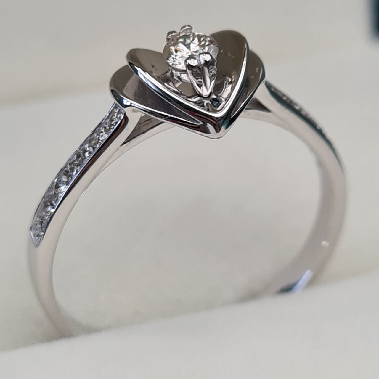 Кольцо Deimantas 93721796 17,5р 2,25гр 0,20ct. купить,NaN