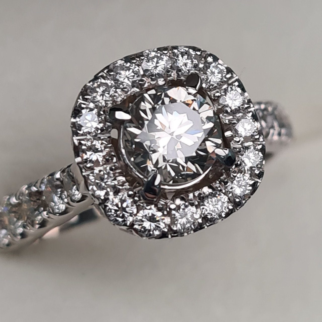 Кольцо Deimantas 95968450 17,5р 4,68гр 1,96ct. купить,NaN
