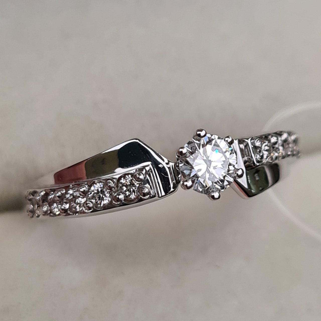 Кольцо Deimantas 98167374 16р 2,61гр 0,34ct. купить,NaN