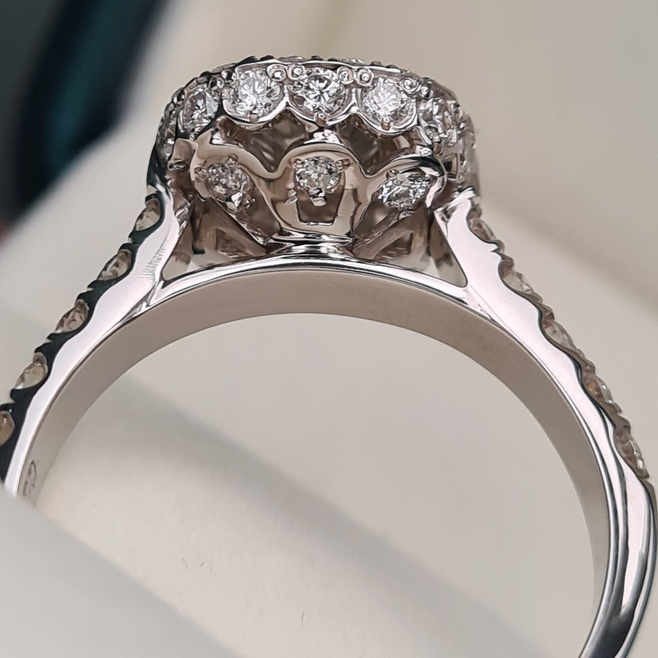 Кольцо Deimantas 95968450 17,5р 4,68гр 1,96ct. купить,NaN