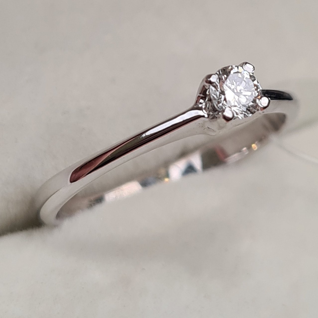 Кольцо Deimantas 98167364 17,5р 1гр 0,17ct. купить,NaN