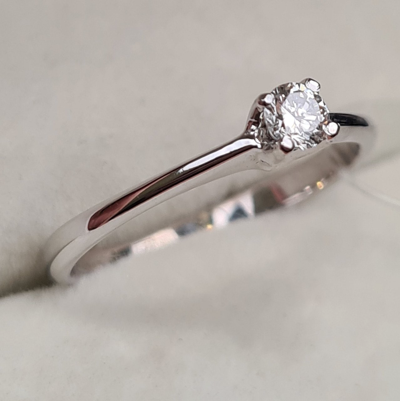 Кольцо Deimantas 98167364 17,5р 1гр 0,17ct. купить,NaN