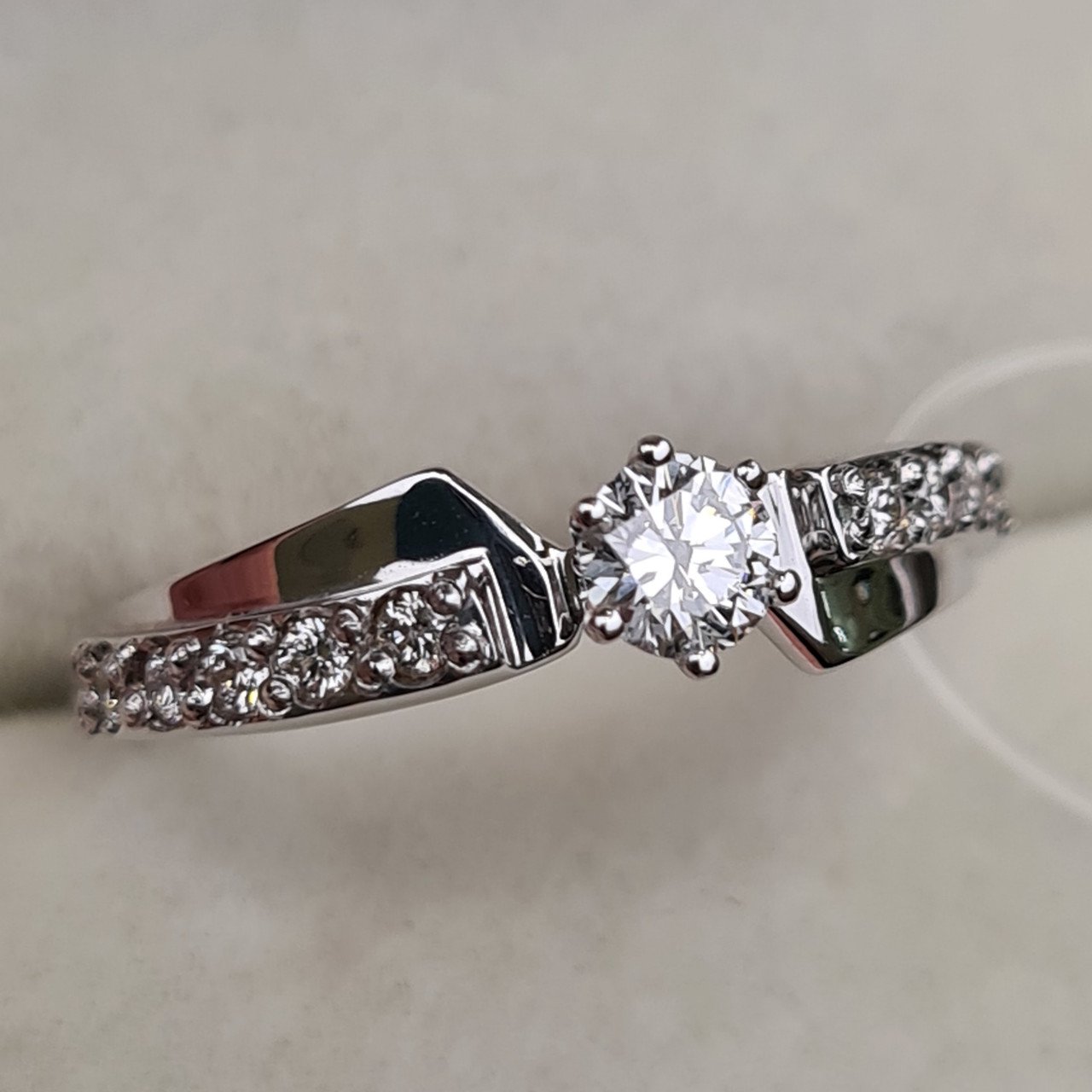 Кольцо Deimantas 98167374 16р 2,61гр 0,34ct. купить,NaN