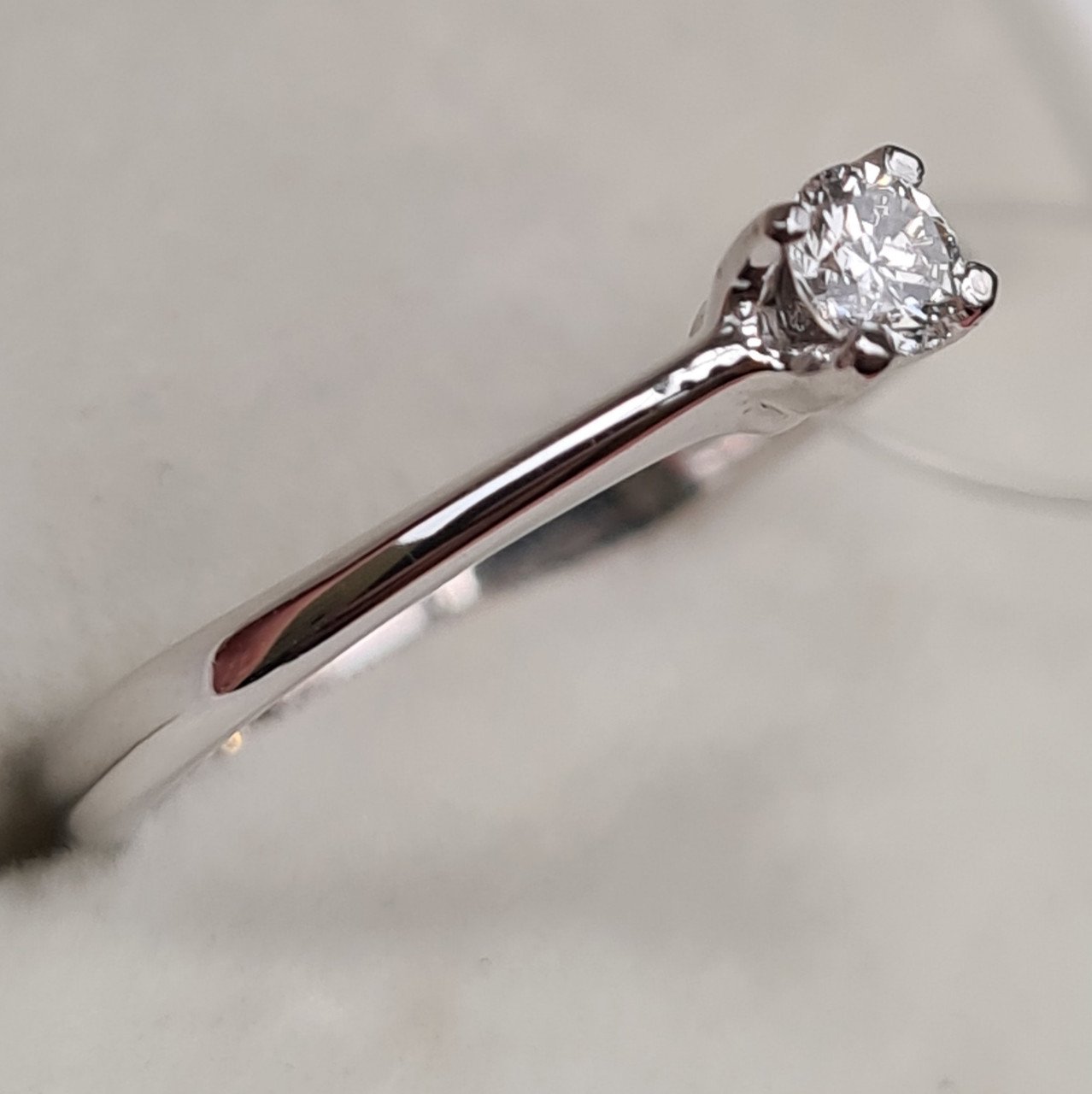 Кольцо Deimantas 98167364 17,5р 1гр 0,17ct. купить,NaN