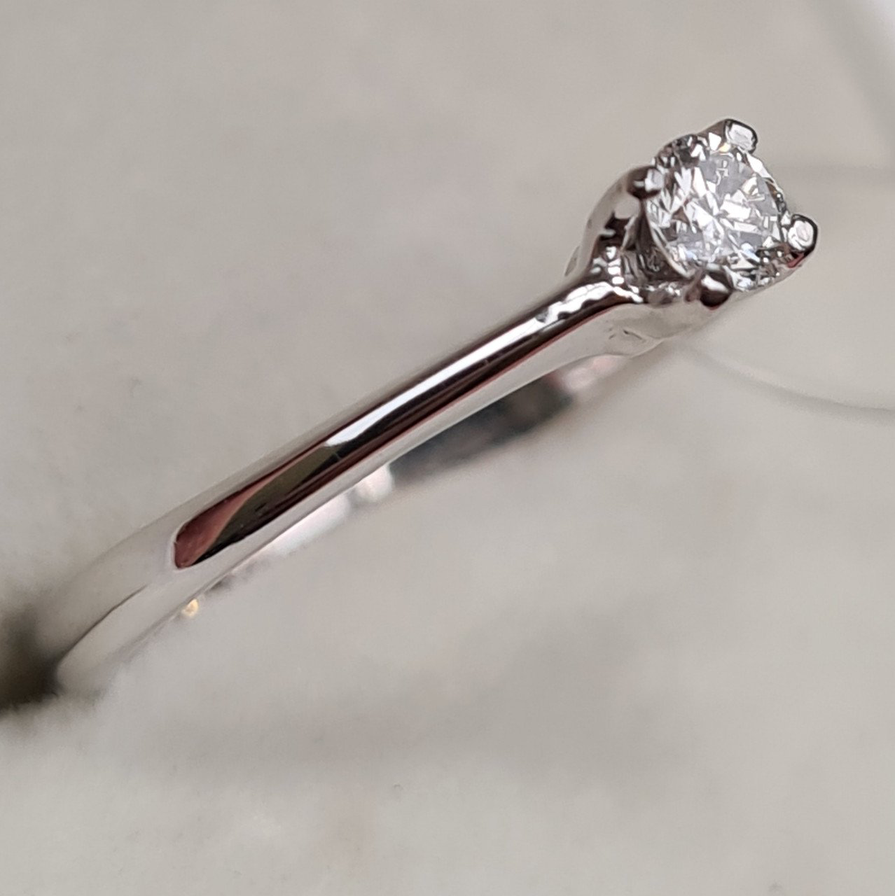 Кольцо Deimantas 98167364 17,5р 1гр 0,17ct. купить,NaN