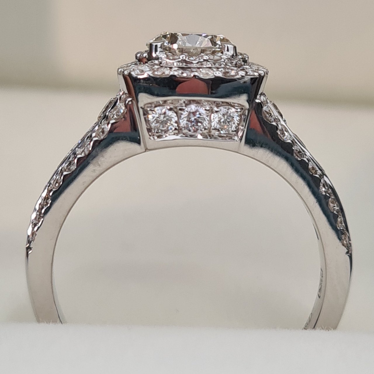 Кольцо Deimantas 95968454 18р 7,12гр 1,91ct. купить,NaN