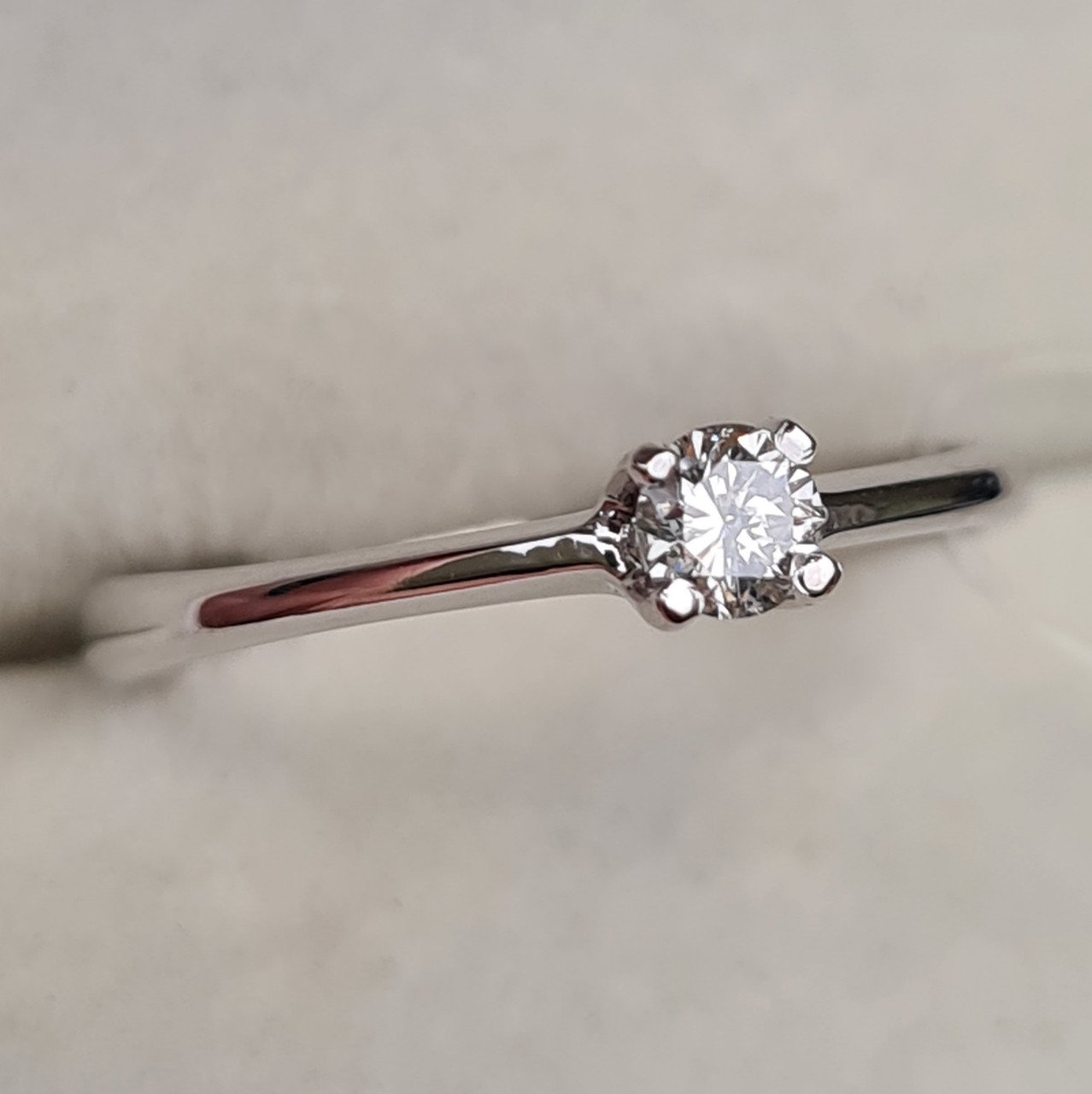 Кольцо Deimantas 98167364 17,5р 1гр 0,17ct. купить,NaN