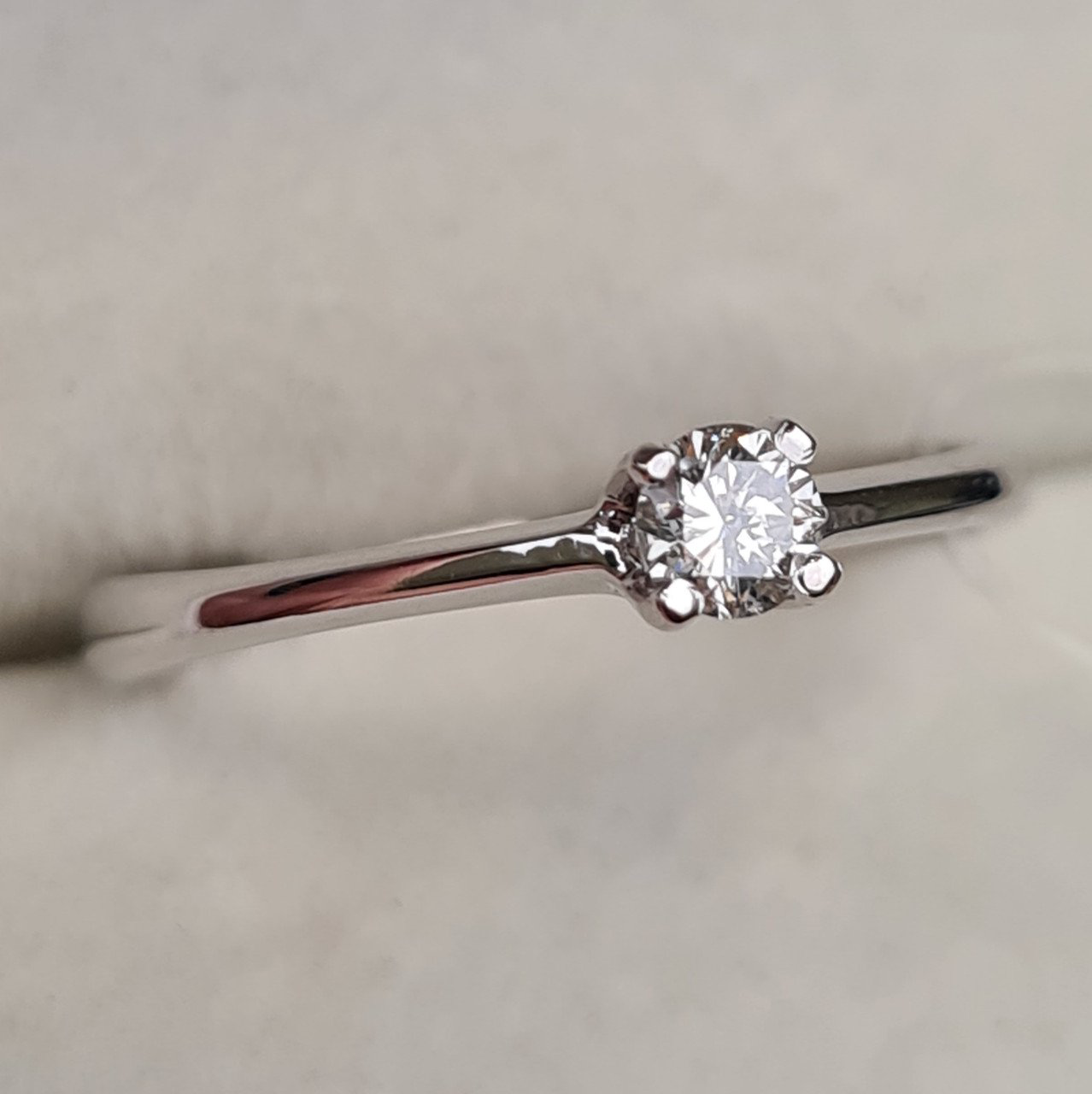 Кольцо Deimantas 98167364 17,5р 1гр 0,17ct. купить,NaN
