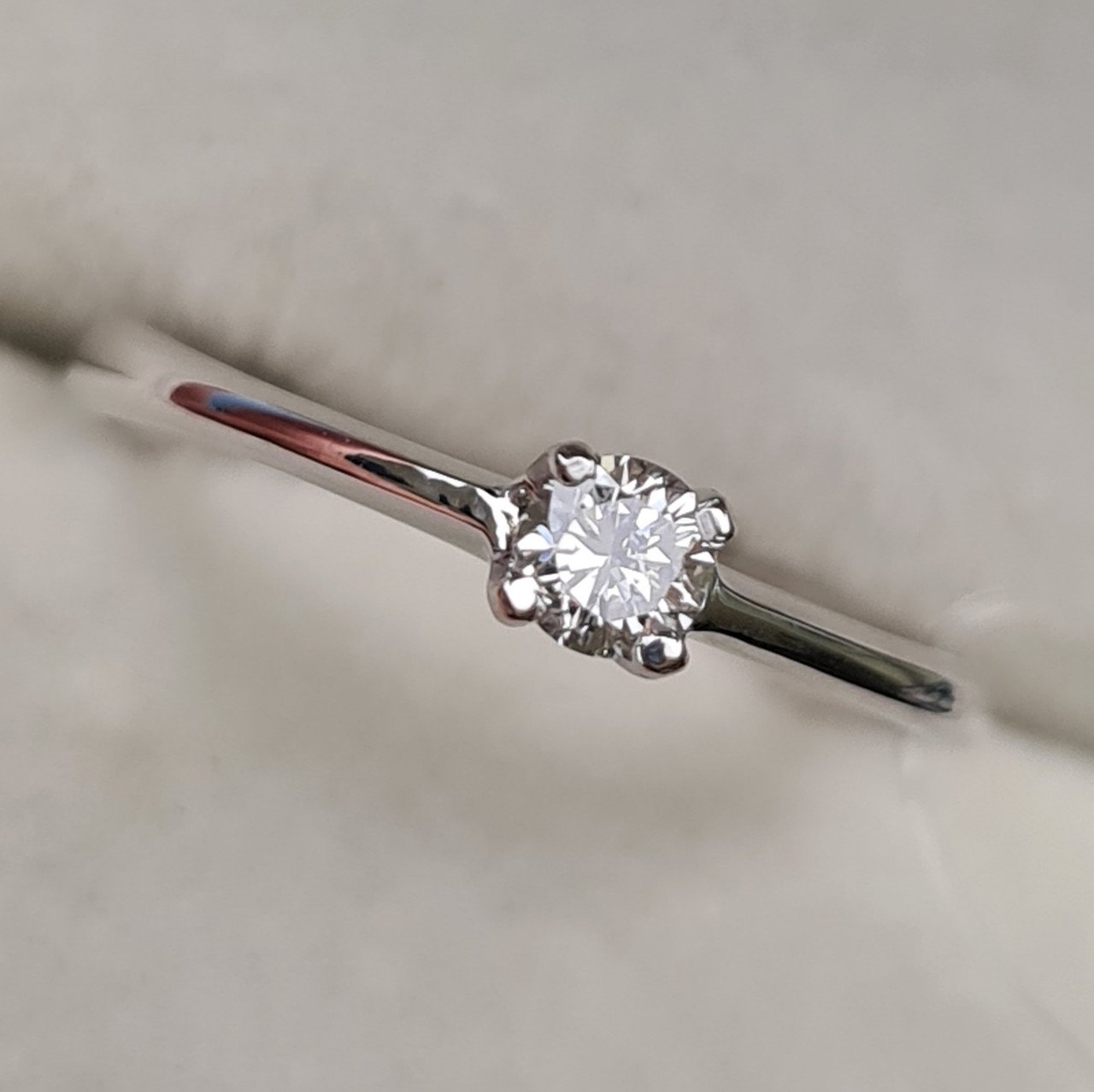 Кольцо Deimantas 98167364 17,5р 1гр 0,17ct. купить,NaN