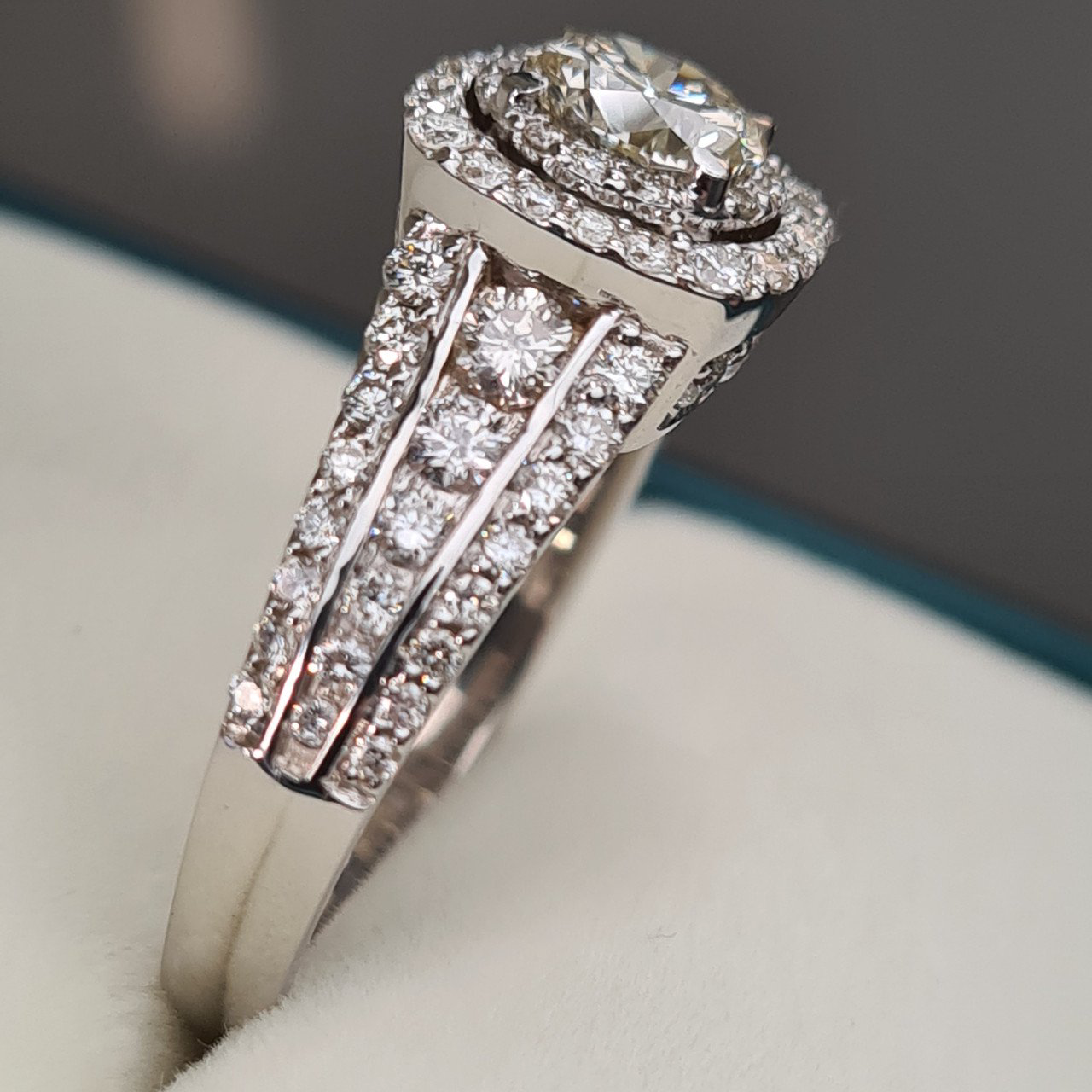 Кольцо Deimantas 95968454 18р 7,12гр 1,91ct. купить,NaN