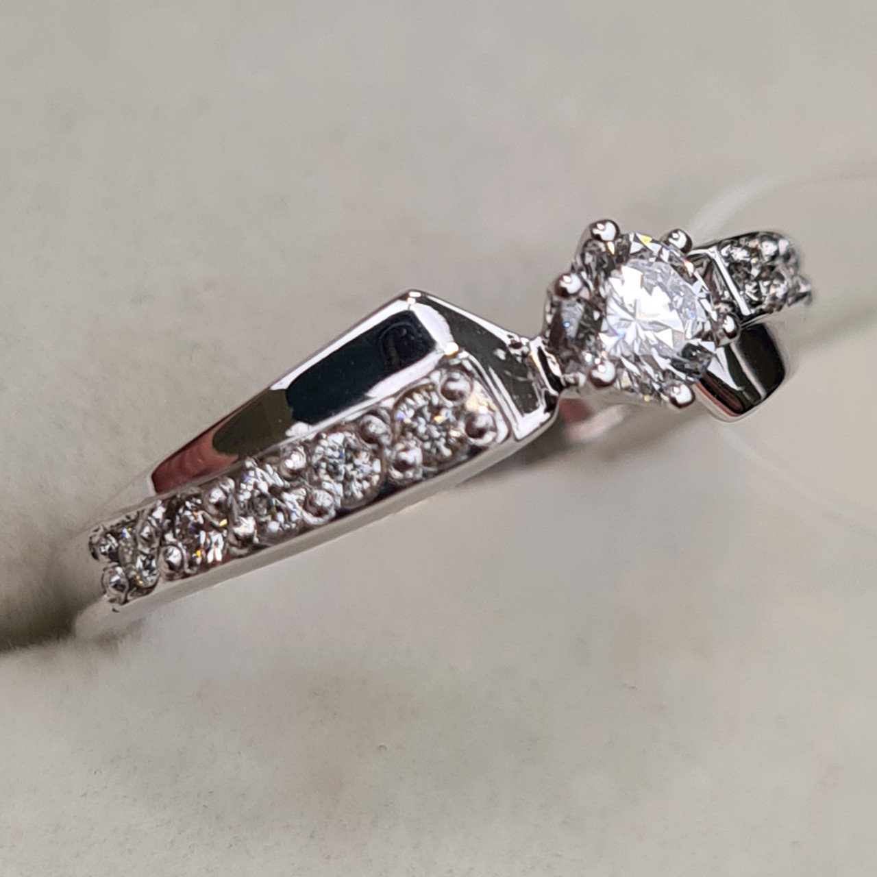 Кольцо Deimantas 98167374 16р 2,61гр 0,34ct. купить,NaN