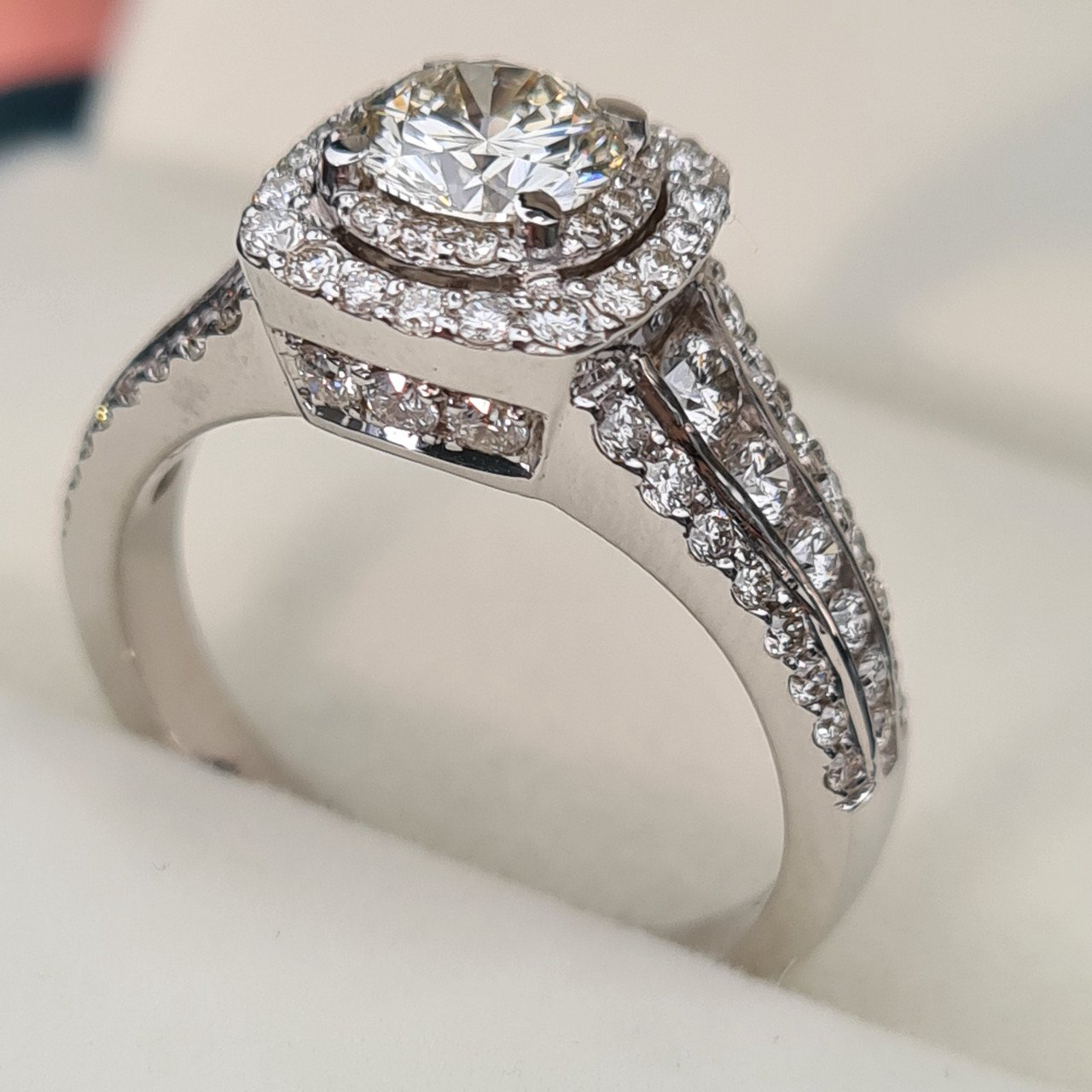 Кольцо Deimantas 95968454 18р 7,12гр 1,91ct. купить,NaN
