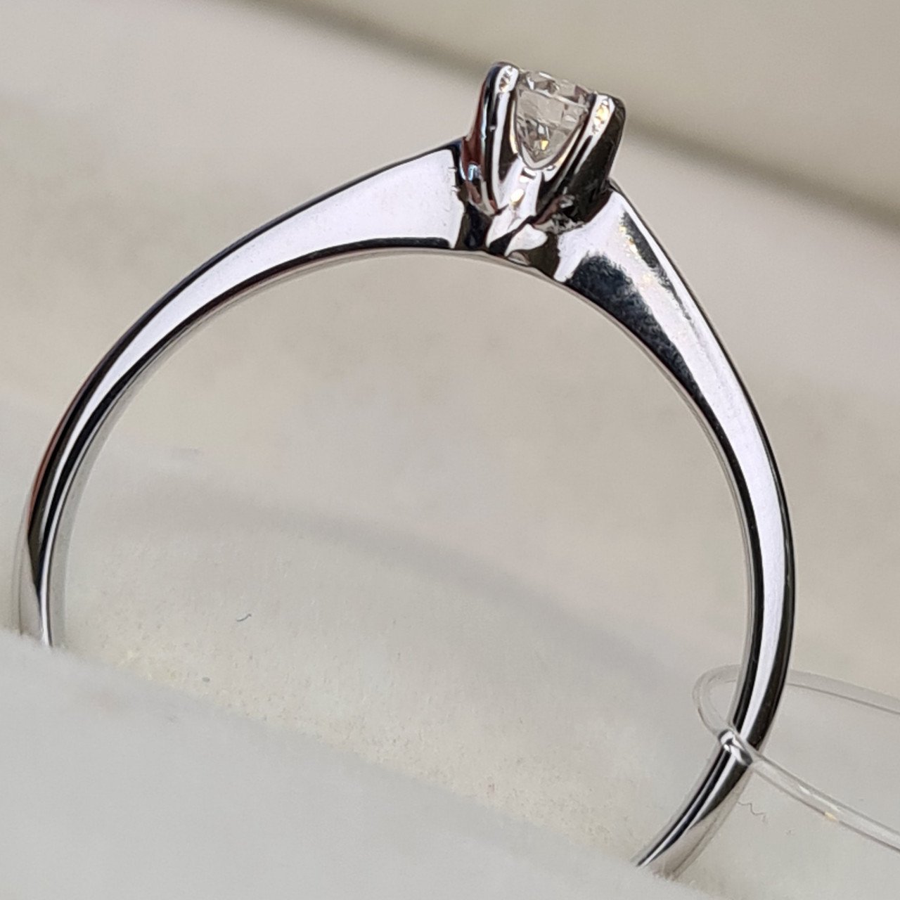 Кольцо Deimantas 98167364 17,5р 1гр 0,17ct. купить,NaN