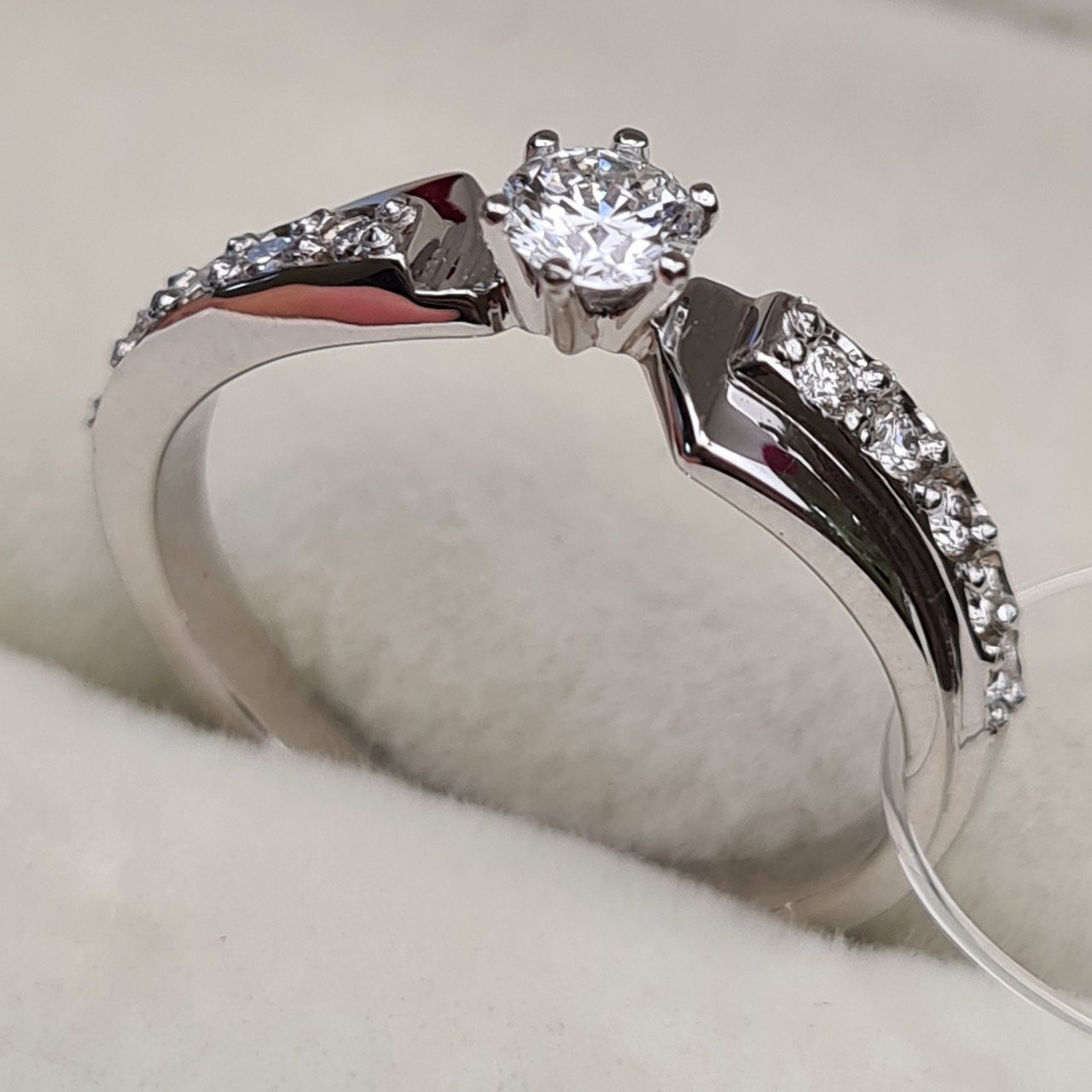 Кольцо Deimantas 98167374 16р 2,61гр 0,34ct. купить,NaN