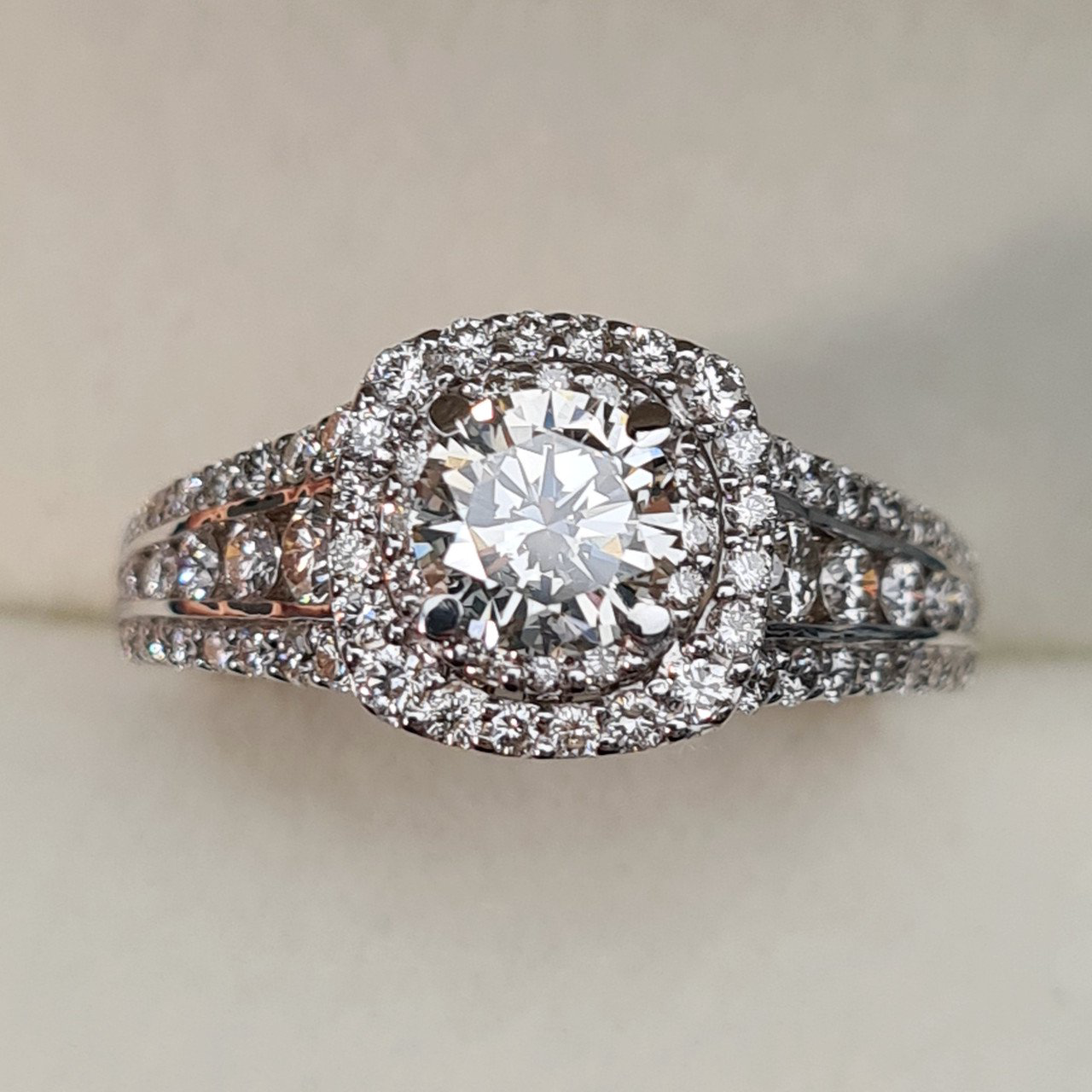 Кольцо Deimantas 95968454 18р 7,12гр 1,91ct. купить,NaN