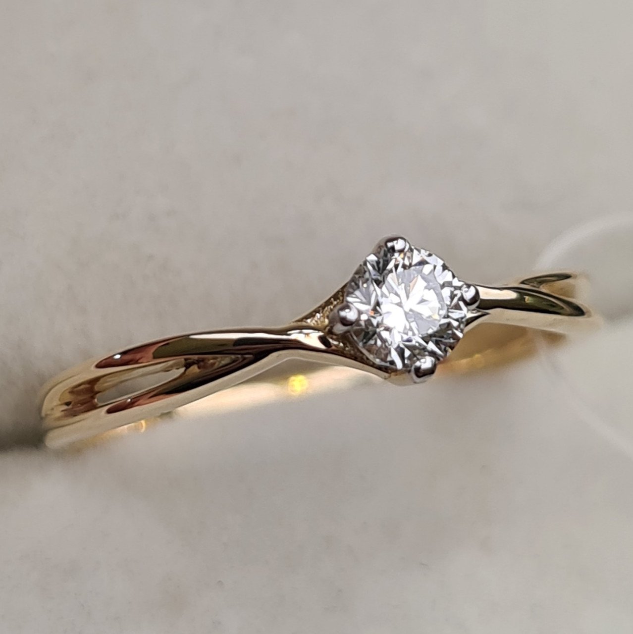 Кольцо Deimantas 98167412 16р 1,48гр 0,198ct. купить,NaN