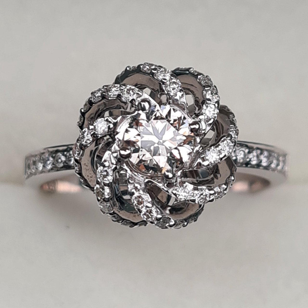 Кольцо Deimantas 95968460 17р 3,55гр 0,80ct. купить,NaN
