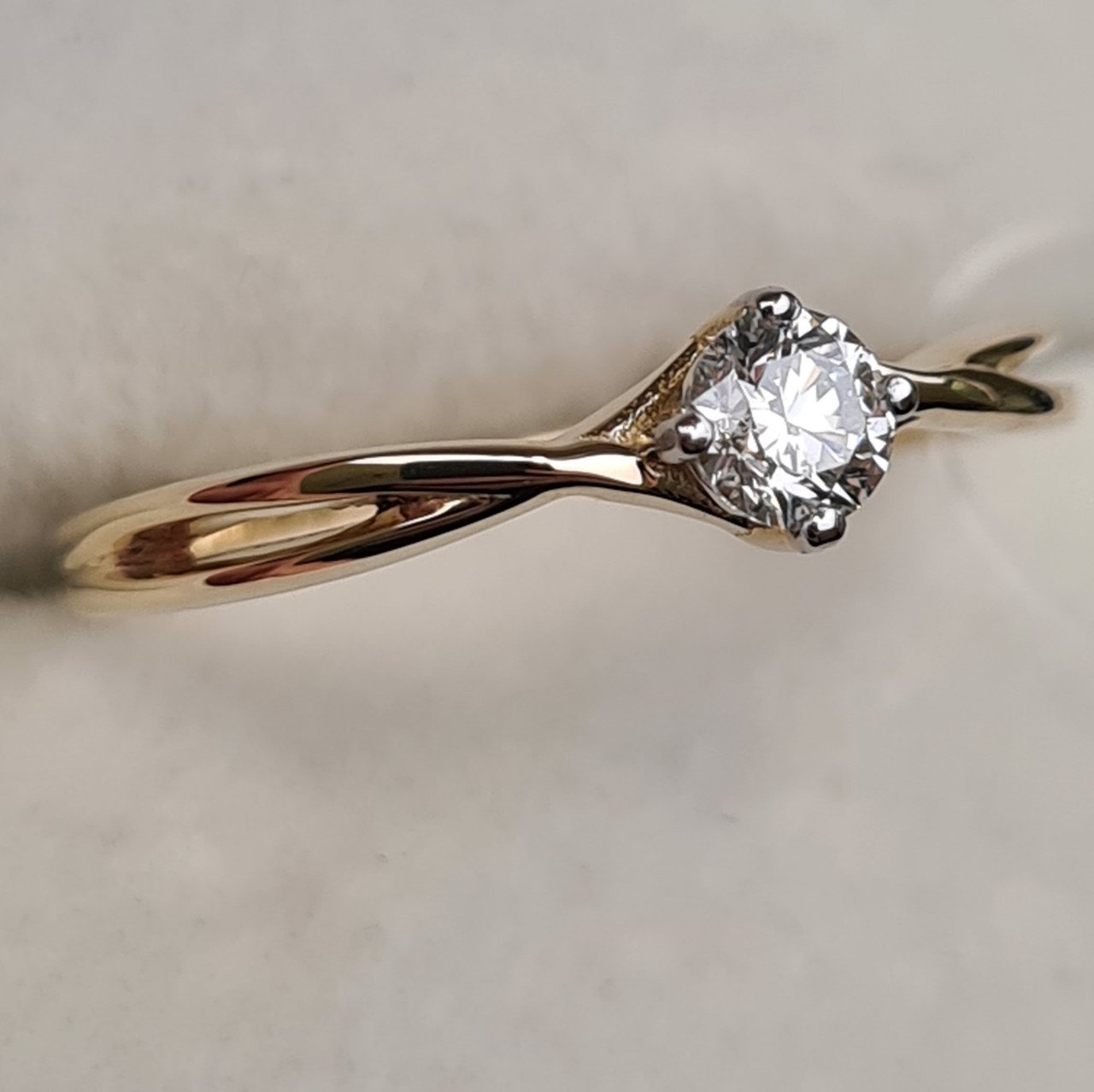 Кольцо Deimantas 98167412 16р 1,48гр 0,198ct. купить,NaN