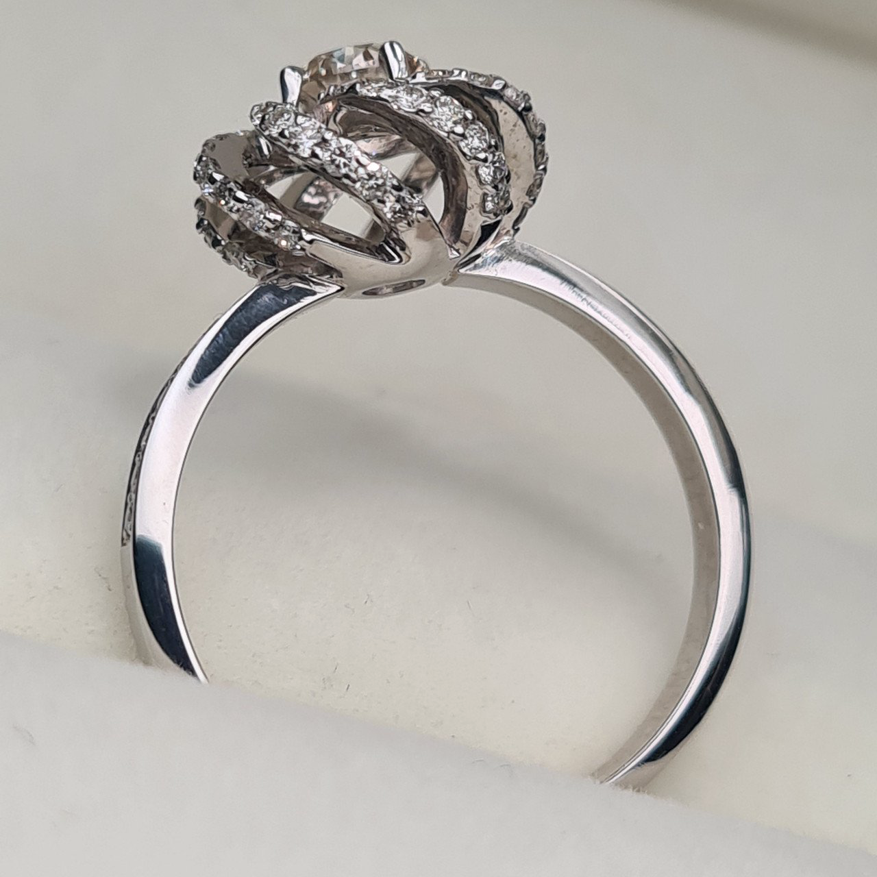 Кольцо Deimantas 95968460 17р 3,55гр 0,80ct. купить,NaN