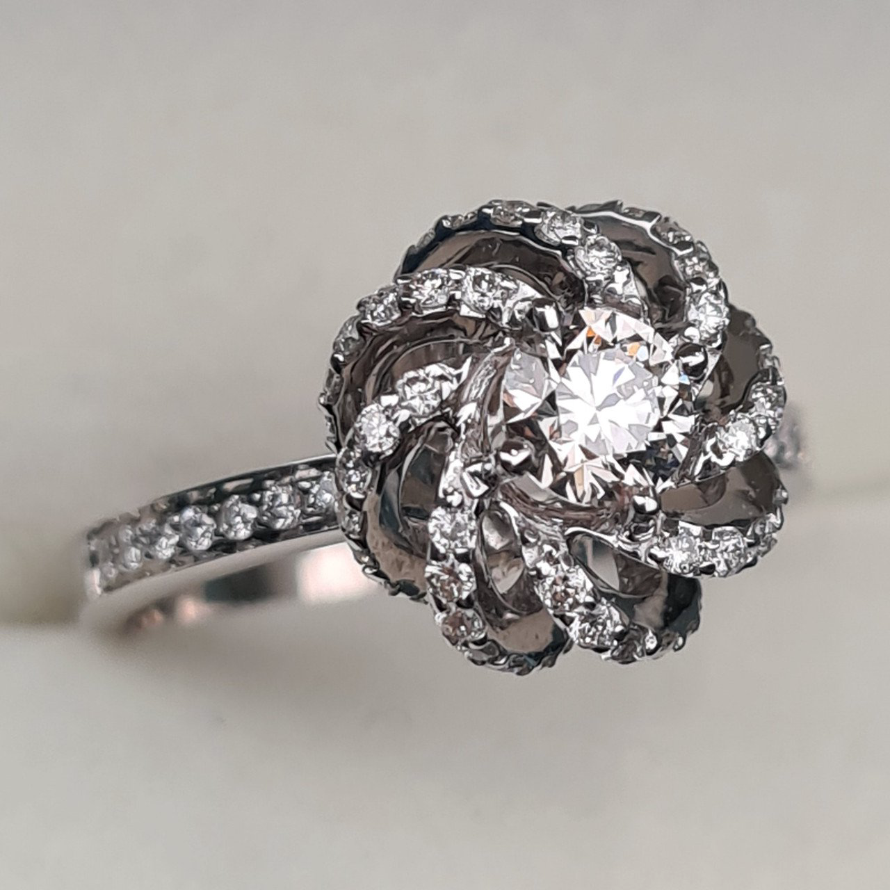 Кольцо Deimantas 95968460 17р 3,55гр 0,80ct. купить,NaN