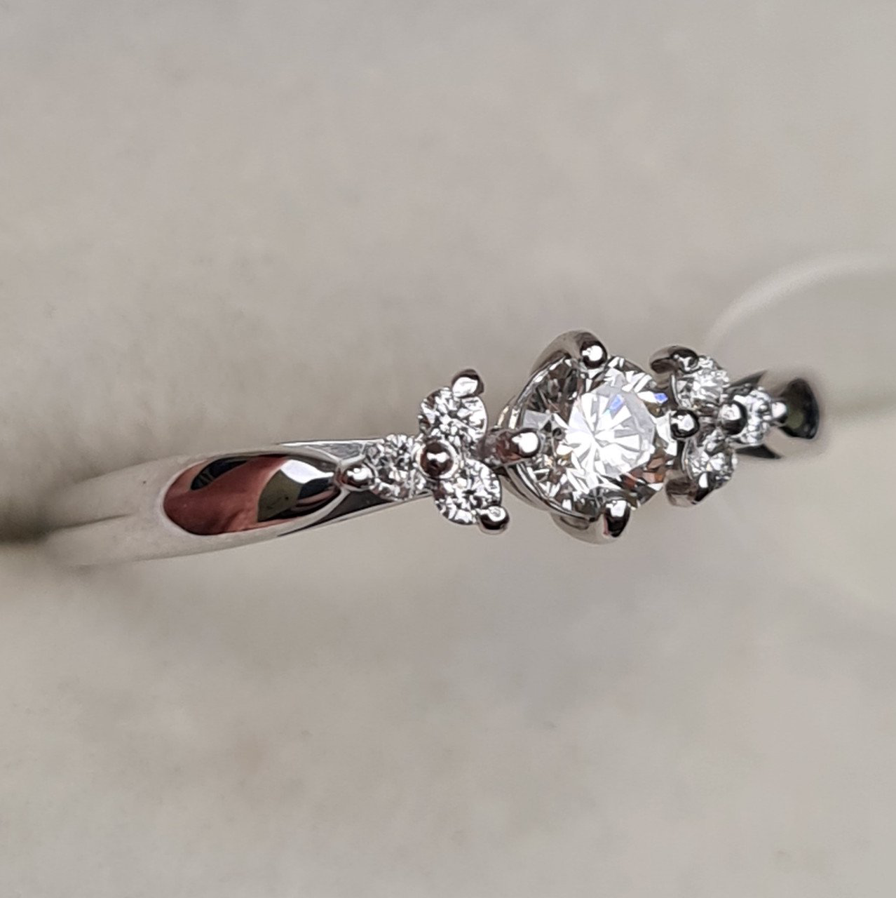 Кольцо Deimantas 98167474 17,5р 1,61гр 0,30ct. купить,NaN
