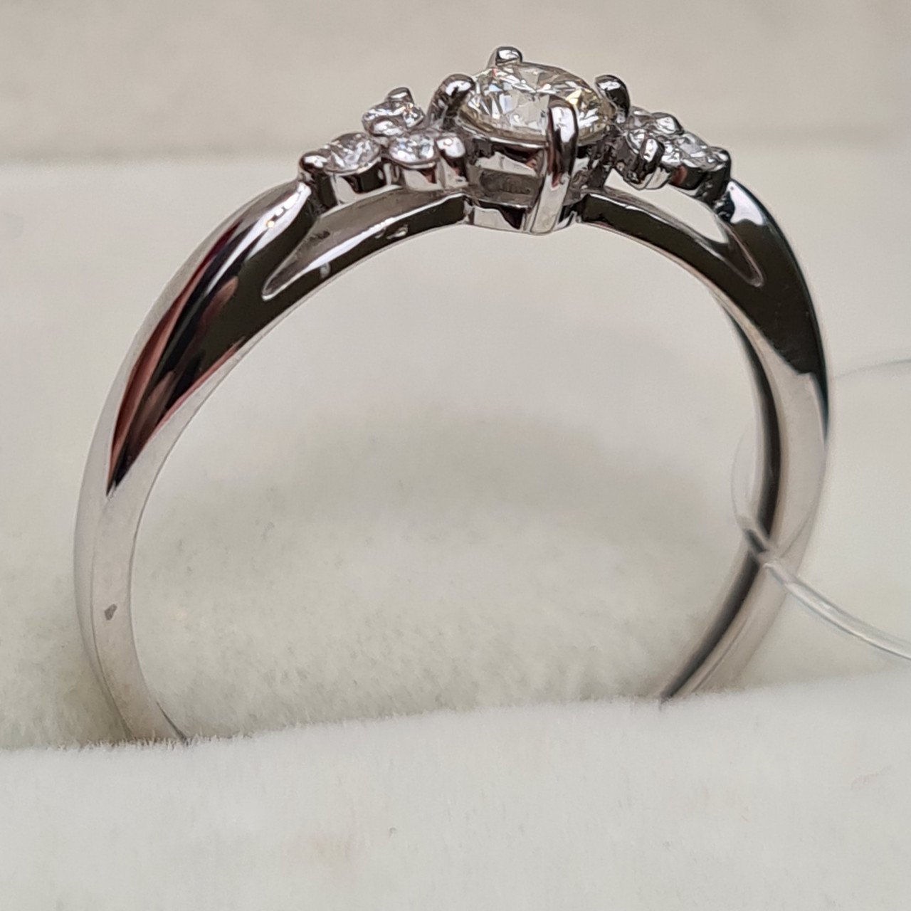 Кольцо Deimantas 98167474 17,5р 1,61гр 0,30ct. купить,NaN