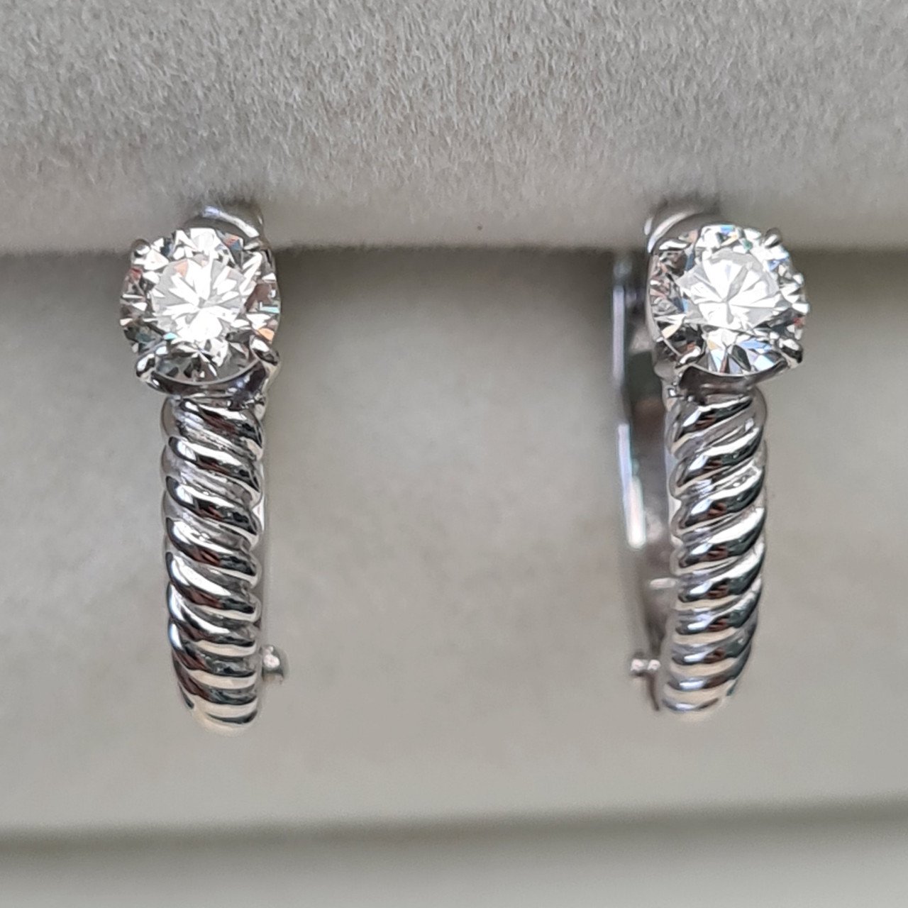 Серьги Deimantas 93722728 2,51гр 0,46ct. купить,NaN